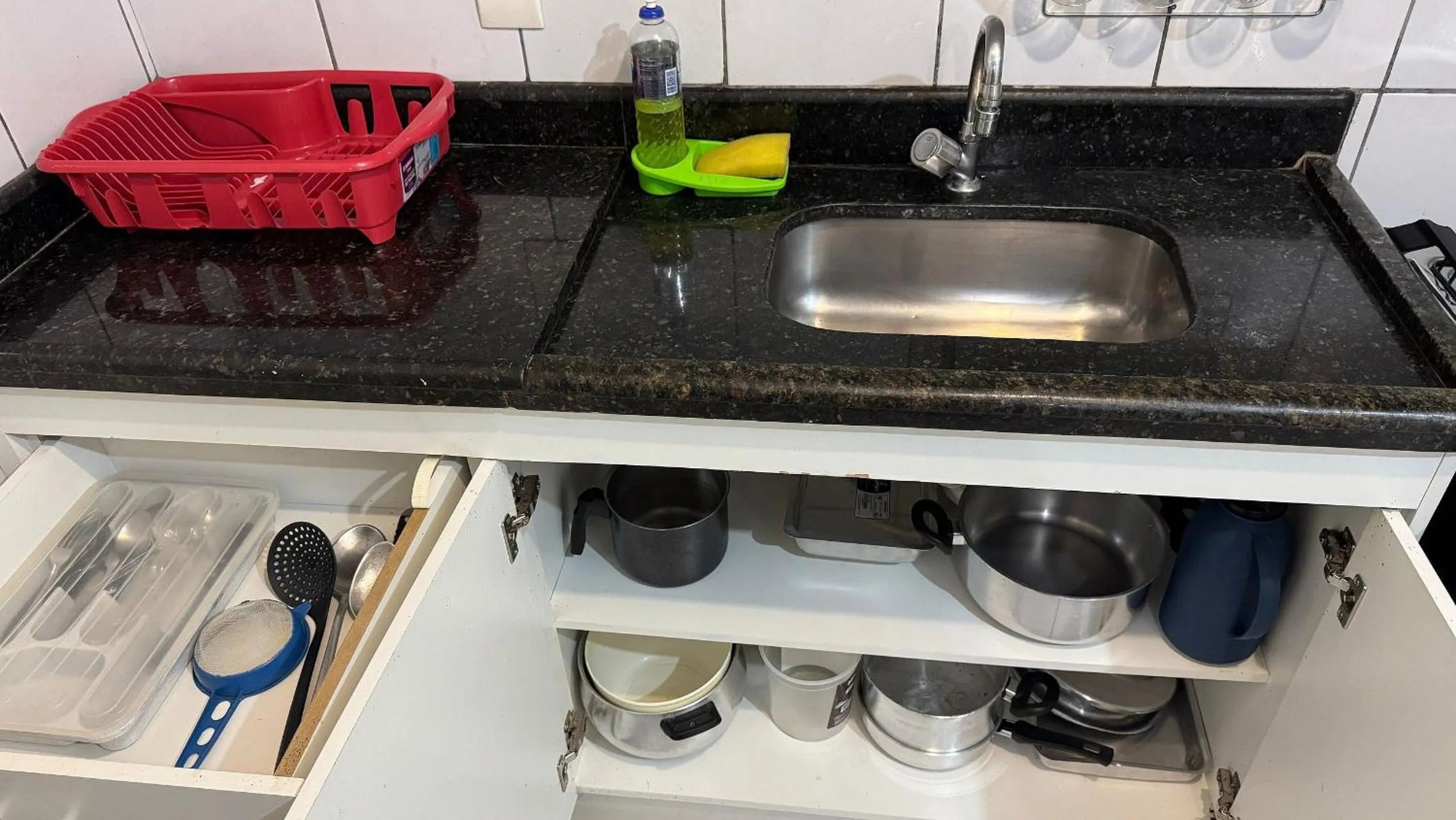 Kitchen or kitchenette in Paradise Flat Residence