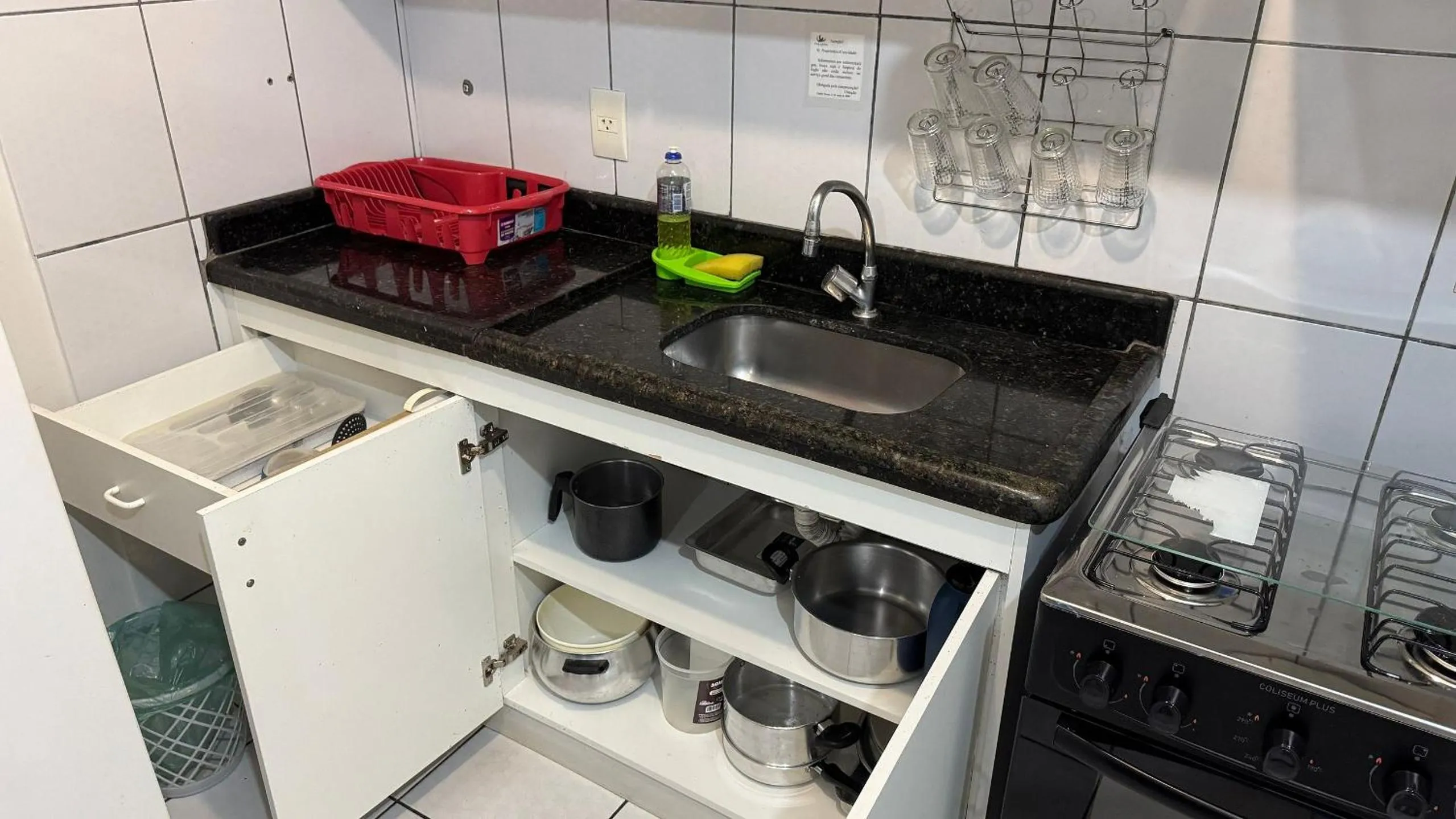 Kitchen or kitchenette in Paradise Flat Residence