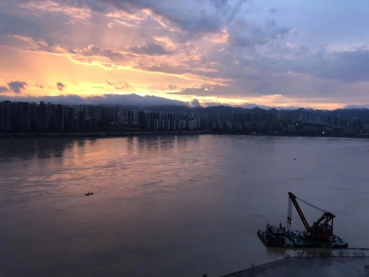 River view in Chongqing Jiayu Emperor Hotel