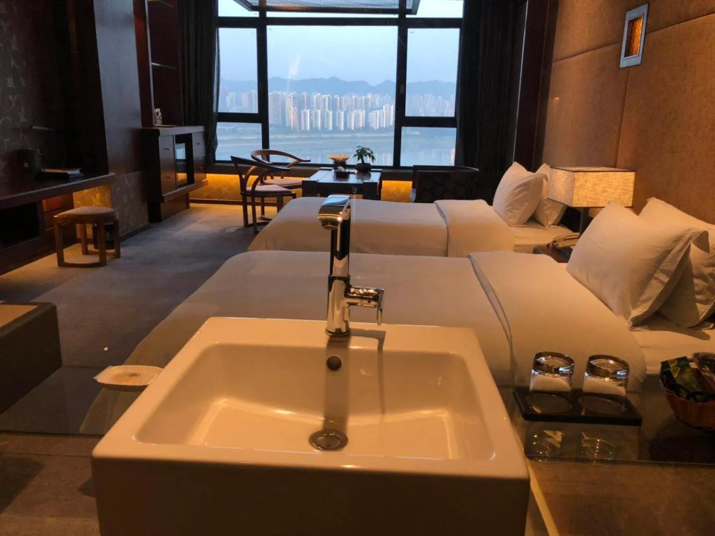 Bed in Chongqing Jiayu Emperor Hotel