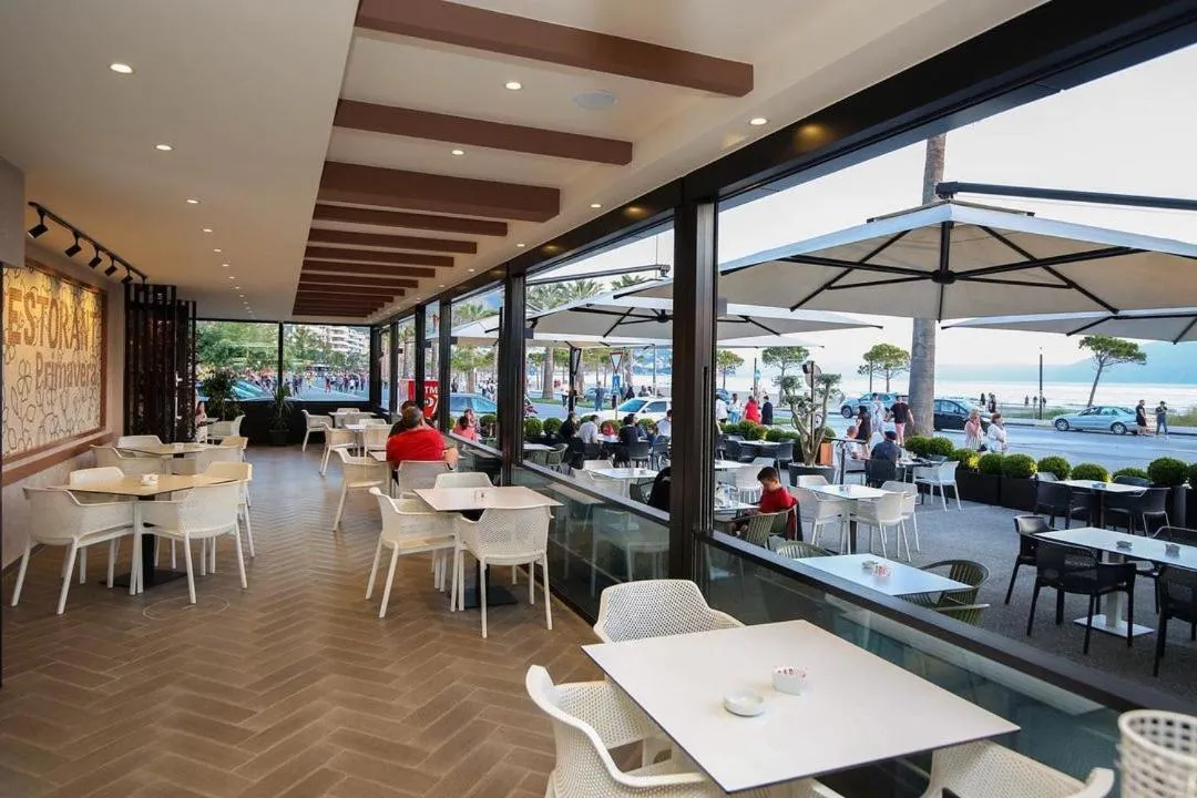 Restaurant/places to eat in Hotel Primavera