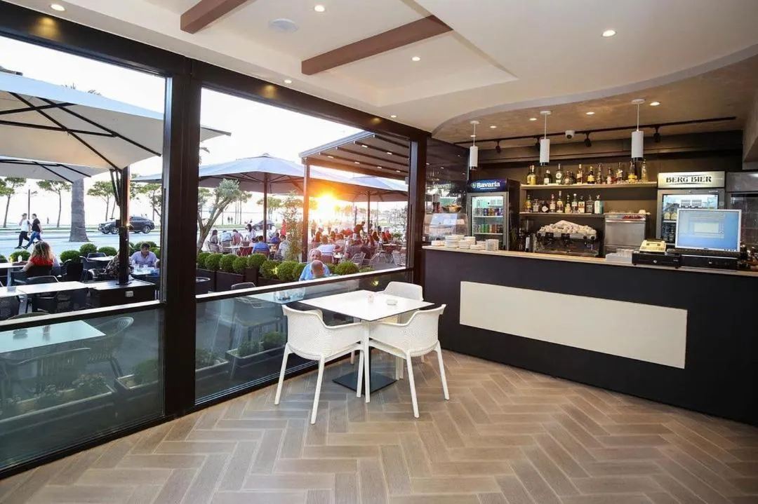 Restaurant/places to eat in Hotel Primavera