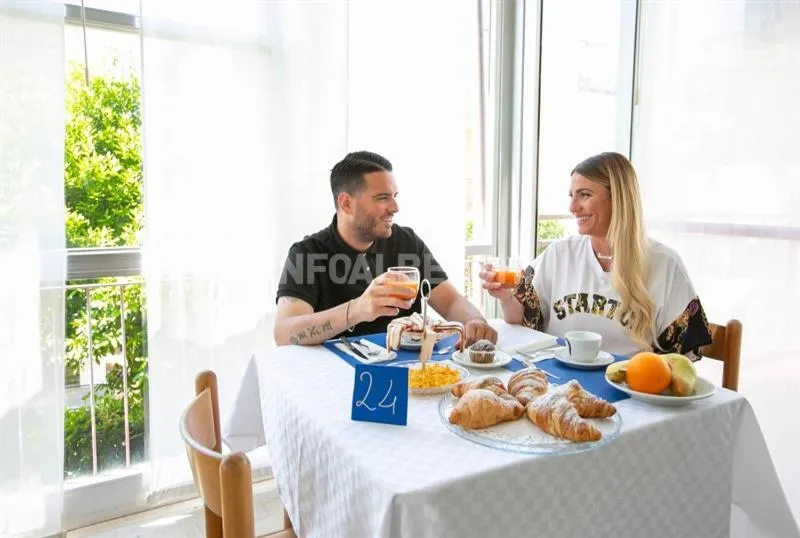 Restaurant/places to eat in Hotel Paradiso