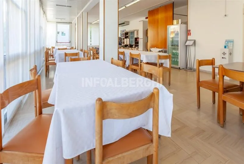 Restaurant/places to eat in Hotel Paradiso