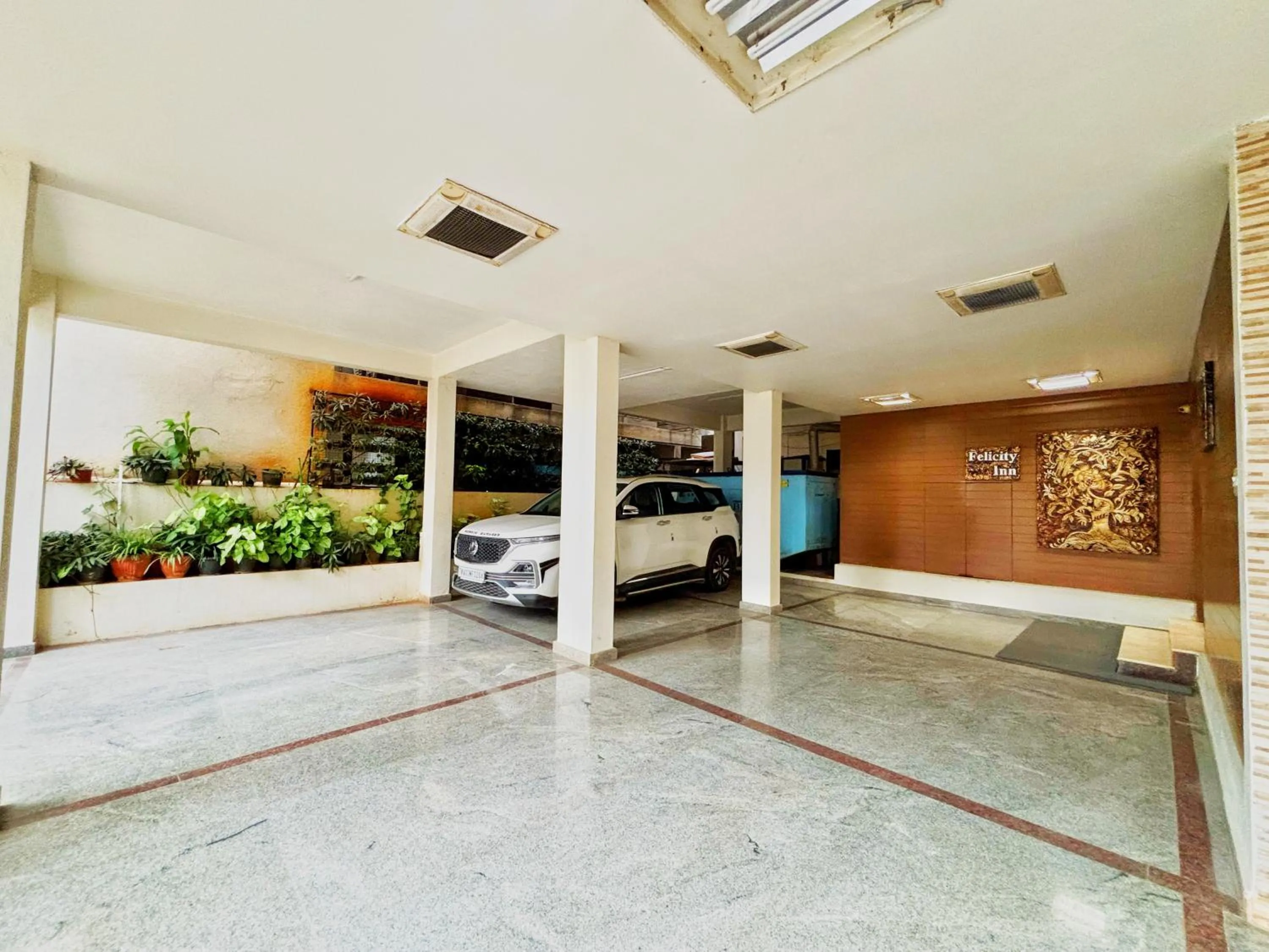 Parking in Mystic Felicity Inn