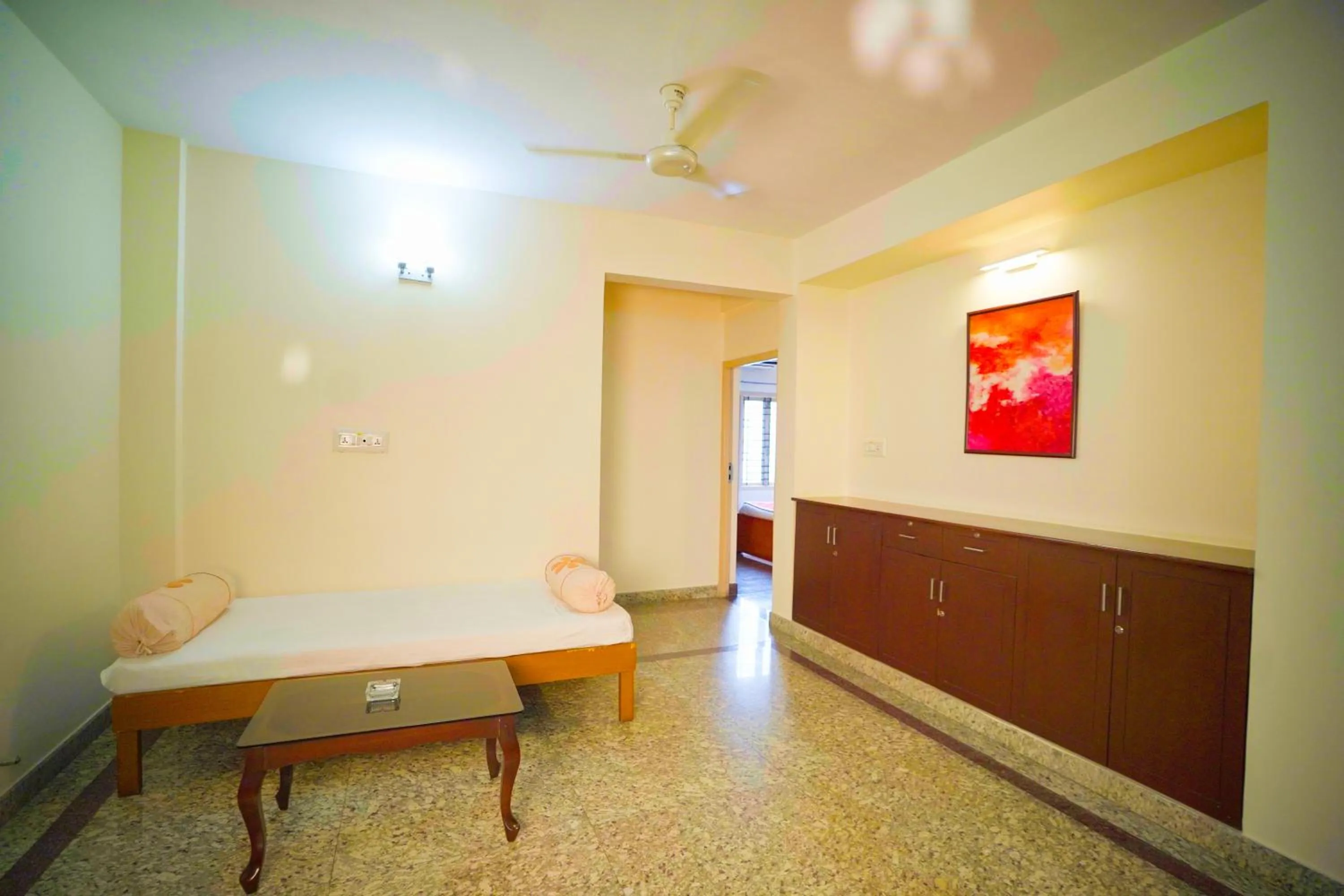 Living room in Mystic Felicity Inn