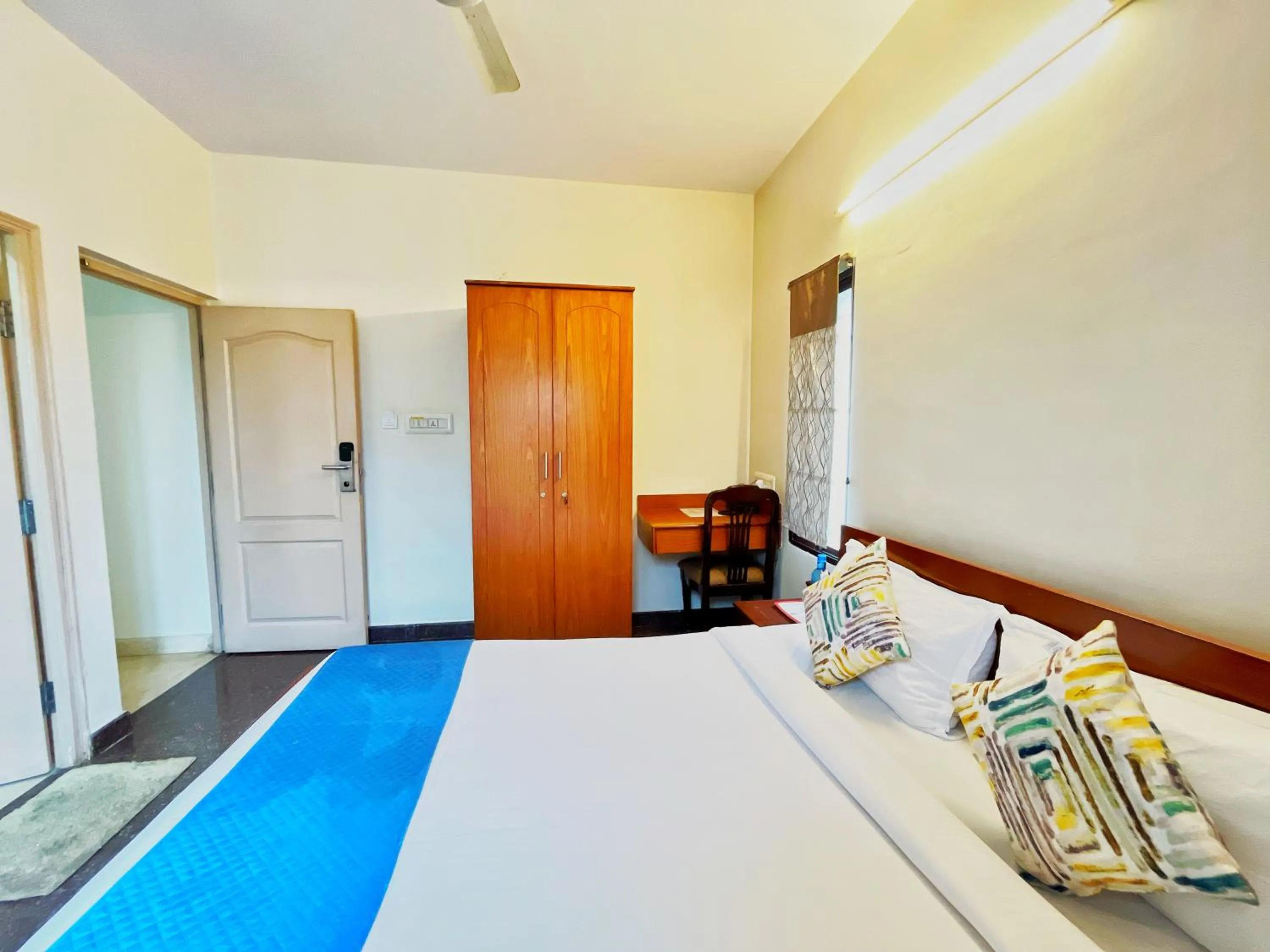 Bed in Mystic Felicity Inn