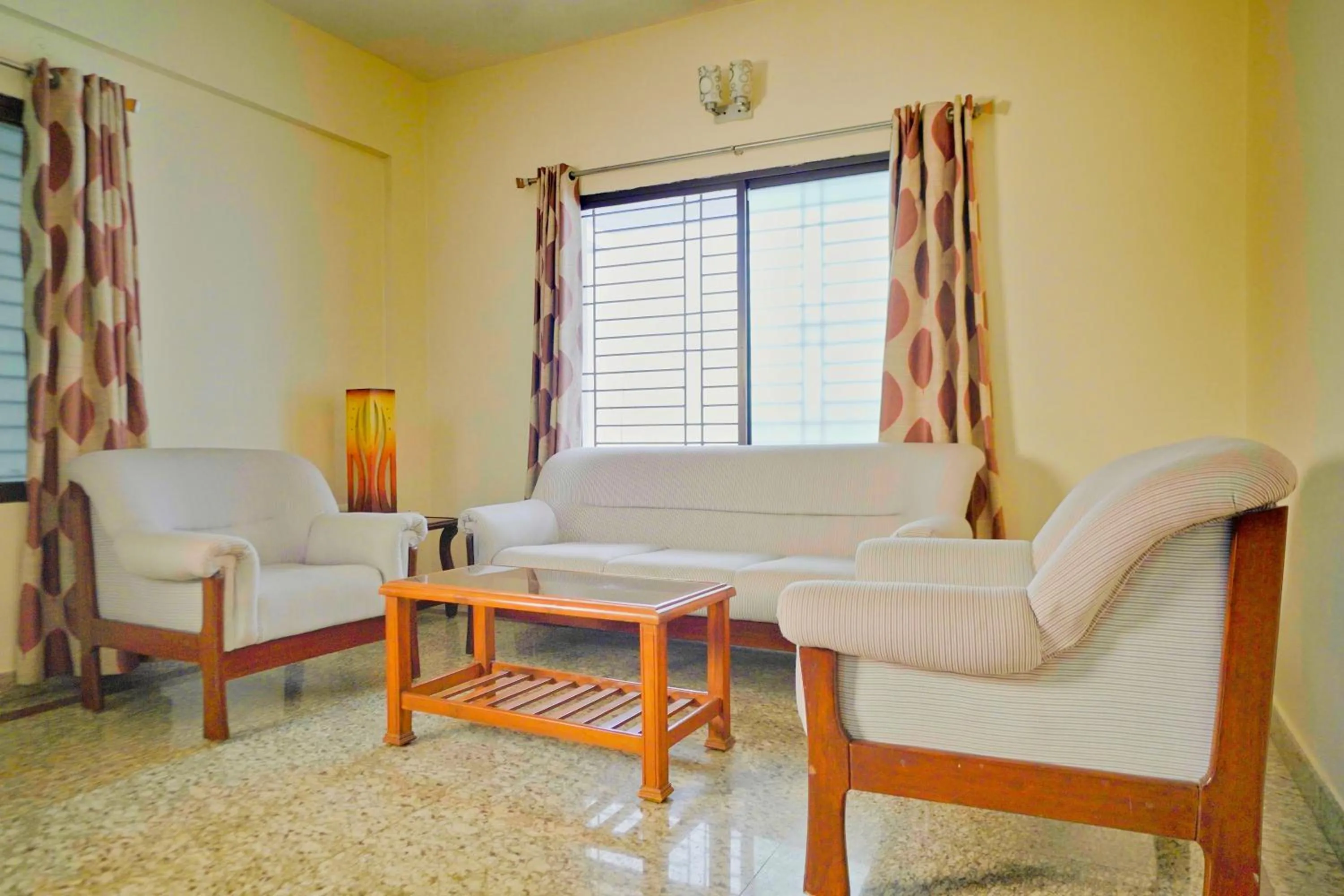 Living room in Mystic Felicity Inn