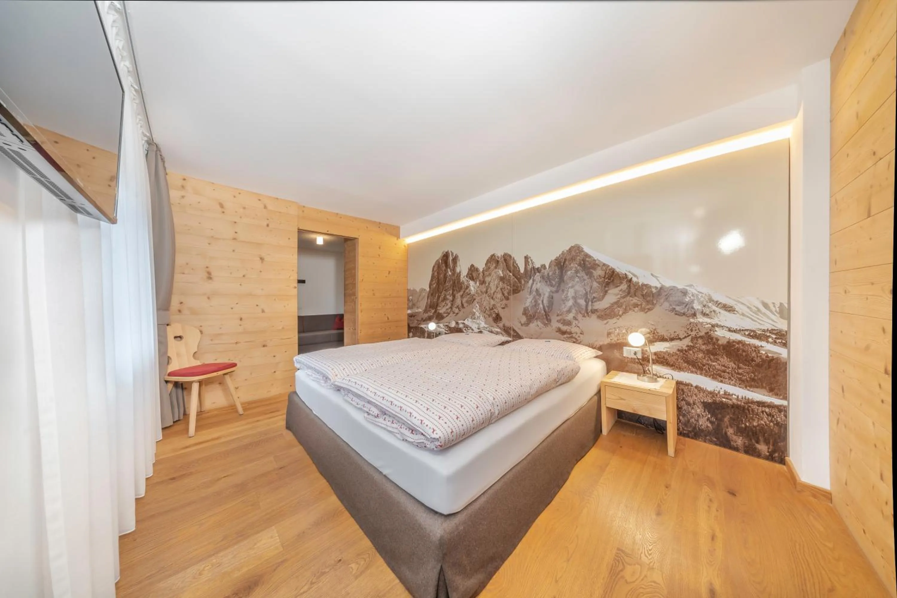 Photo of the whole room, Bed in Garni Tramans