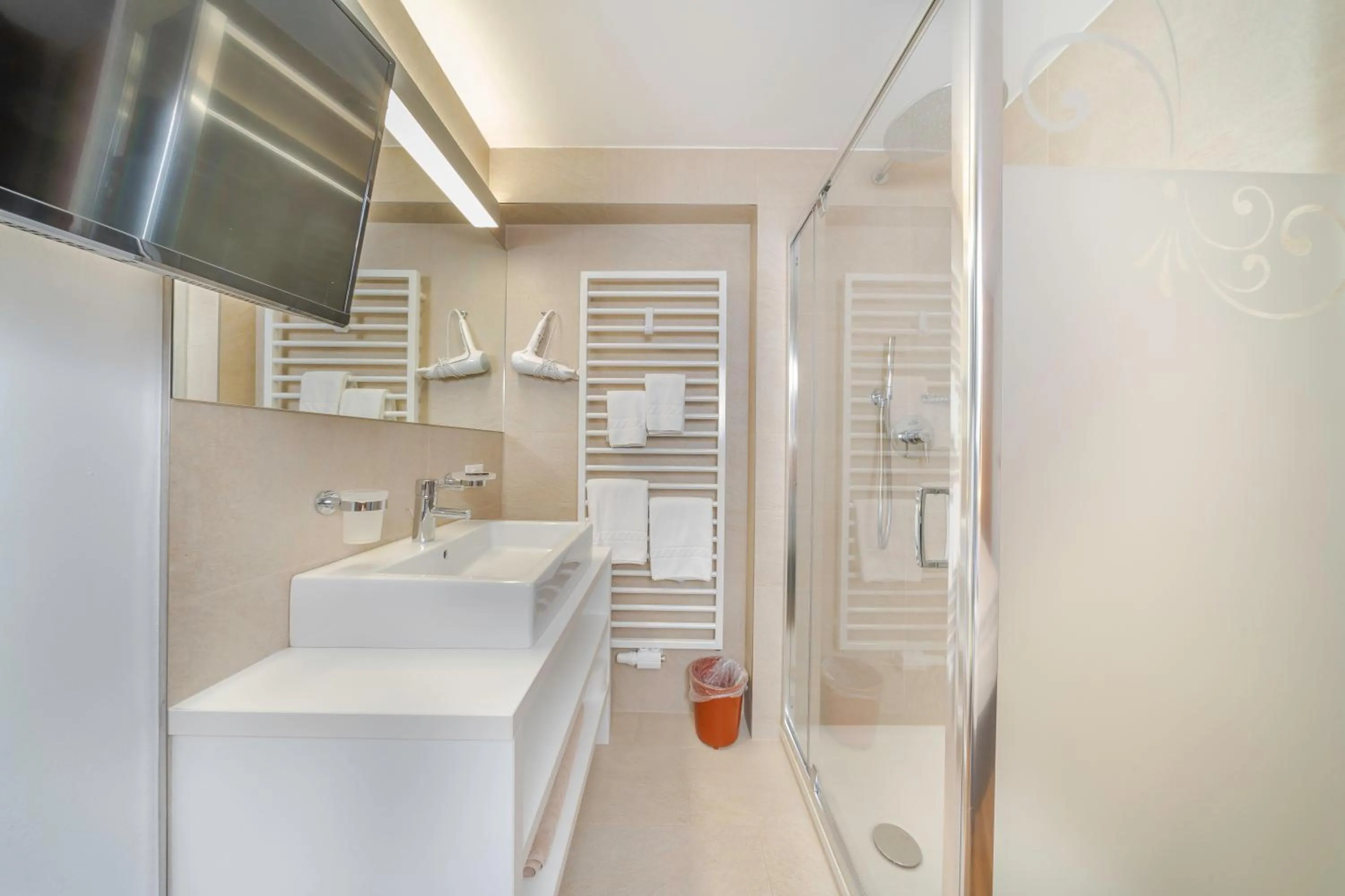 Bathroom in Garni Tramans