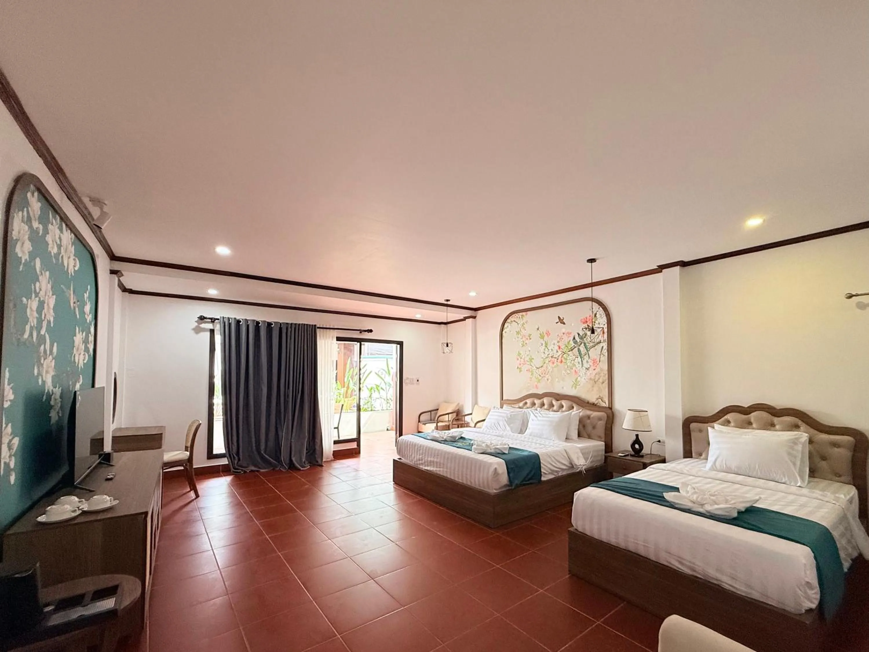Bed in Vangvieng Night Market Resort