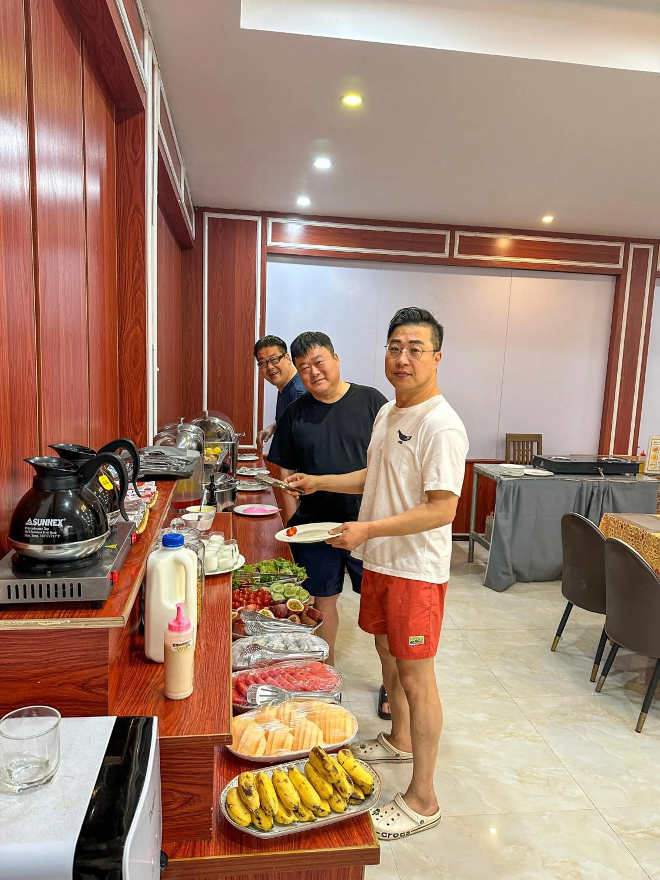 Breakfast in Vangvieng Night Market Resort