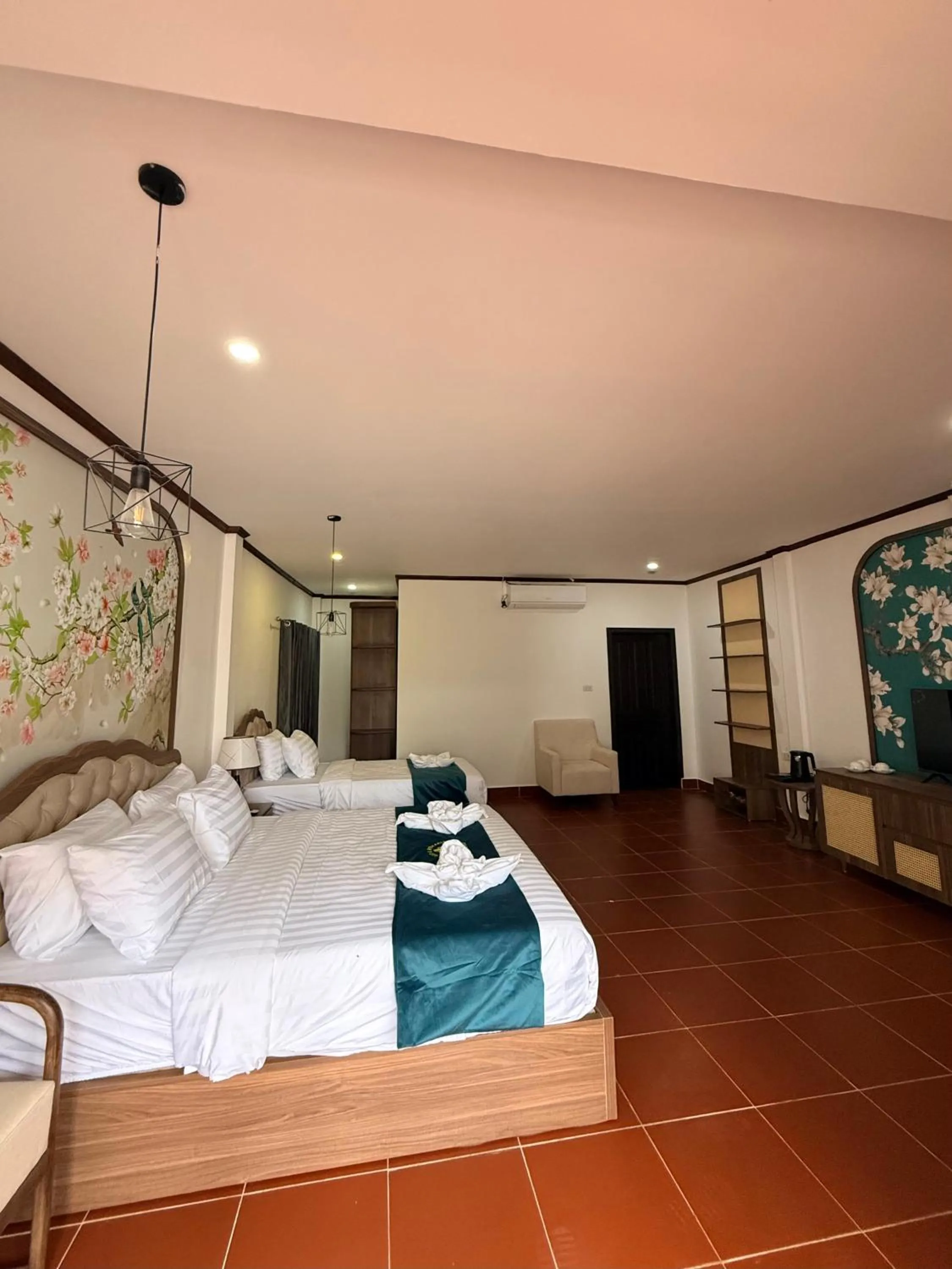 Bed in Vangvieng Night Market Resort