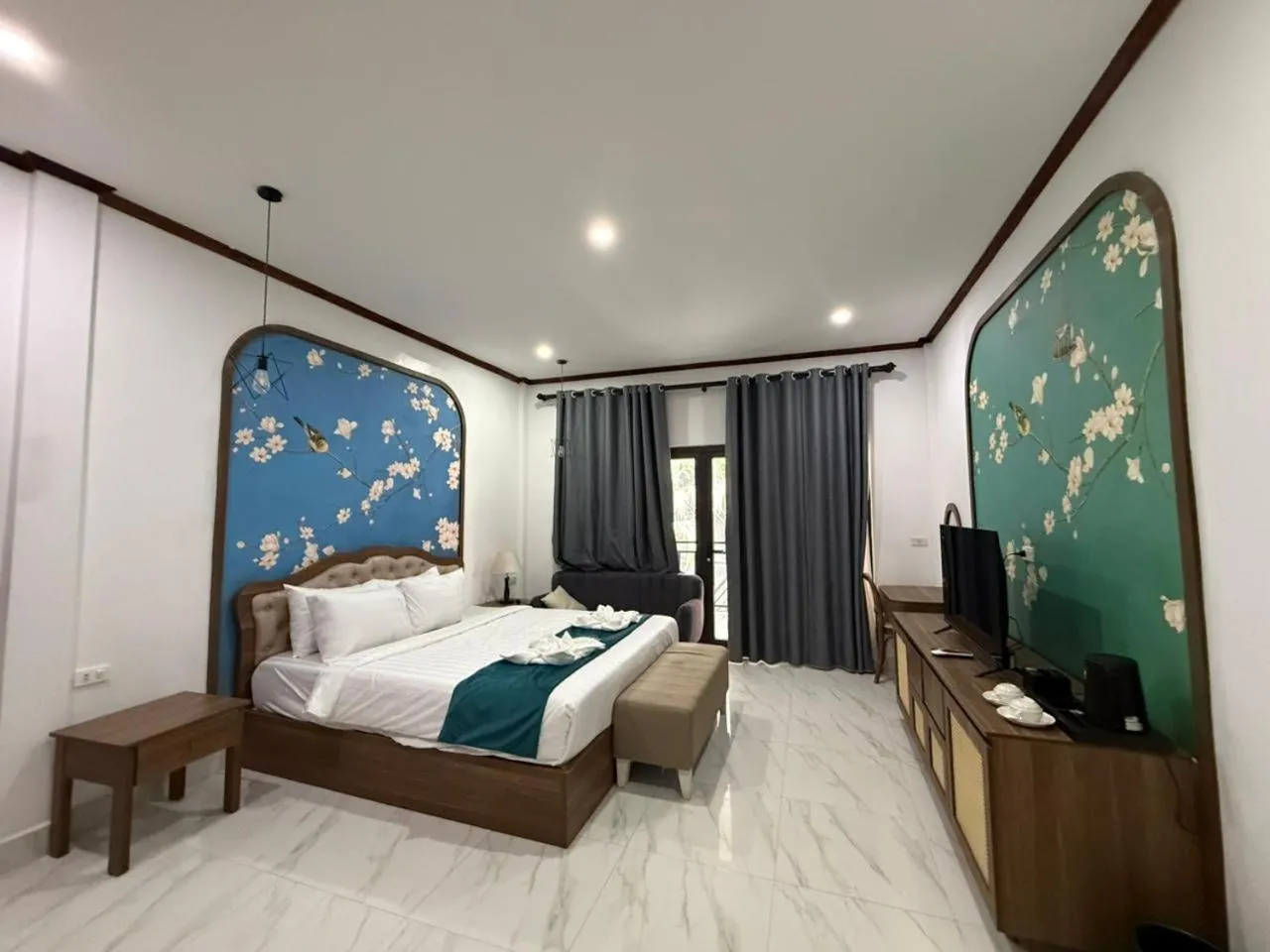 Bed in Vangvieng Night Market Resort