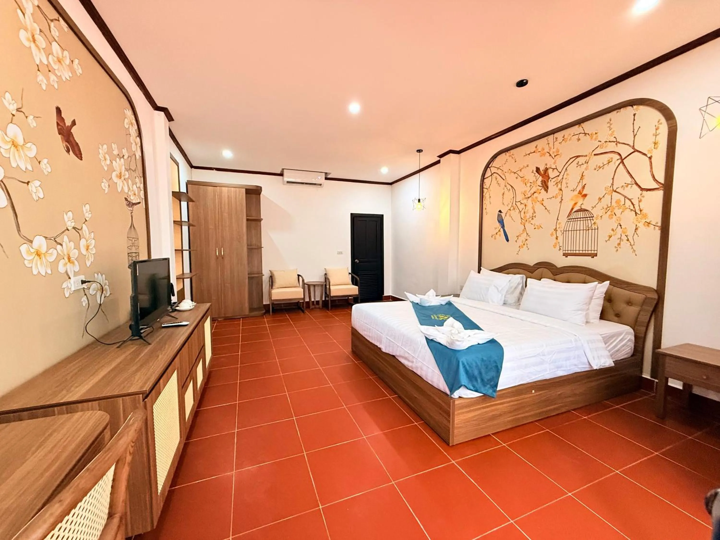 Bed in Vangvieng Night Market Resort