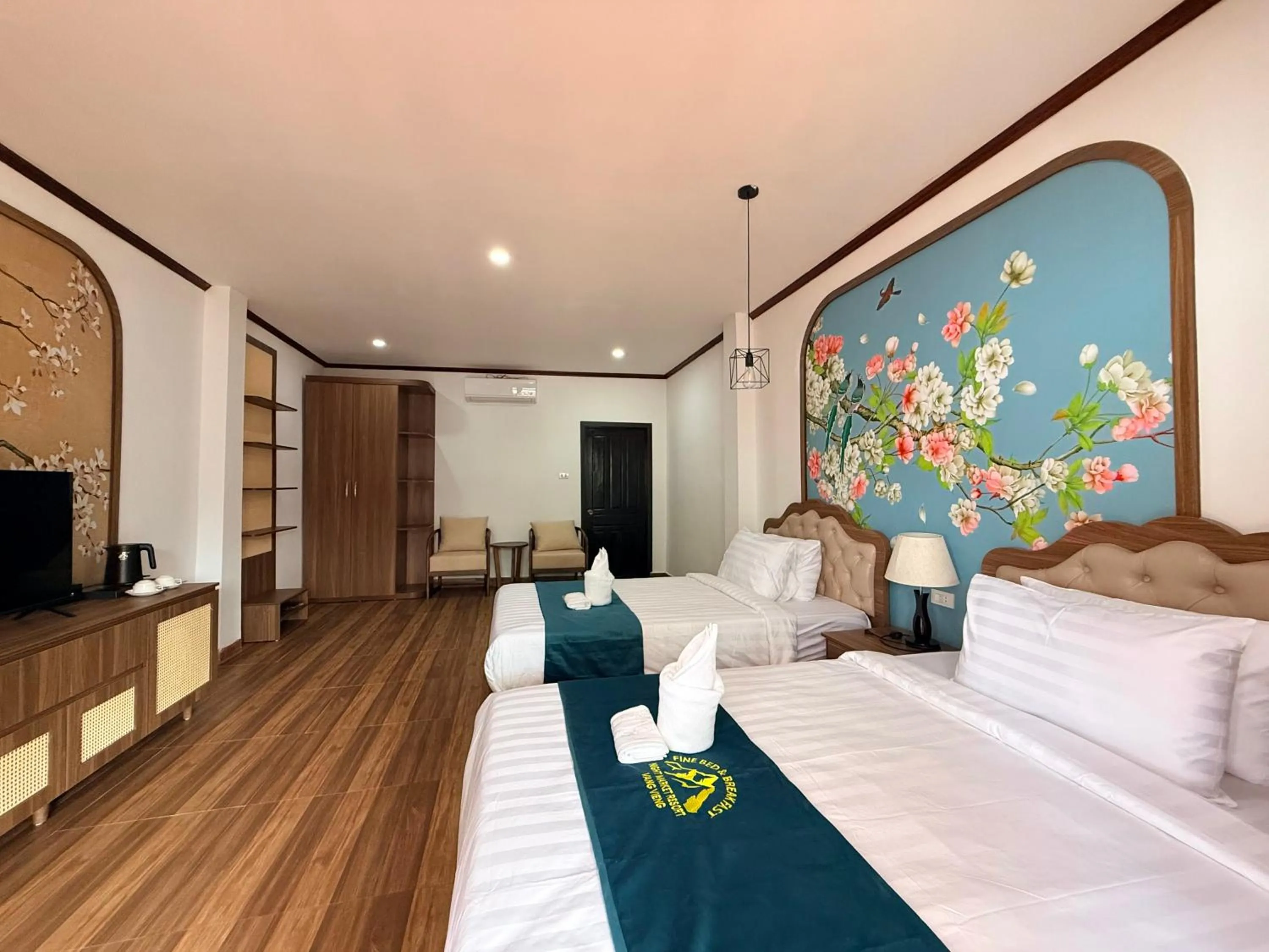 Bed in Vangvieng Night Market Resort