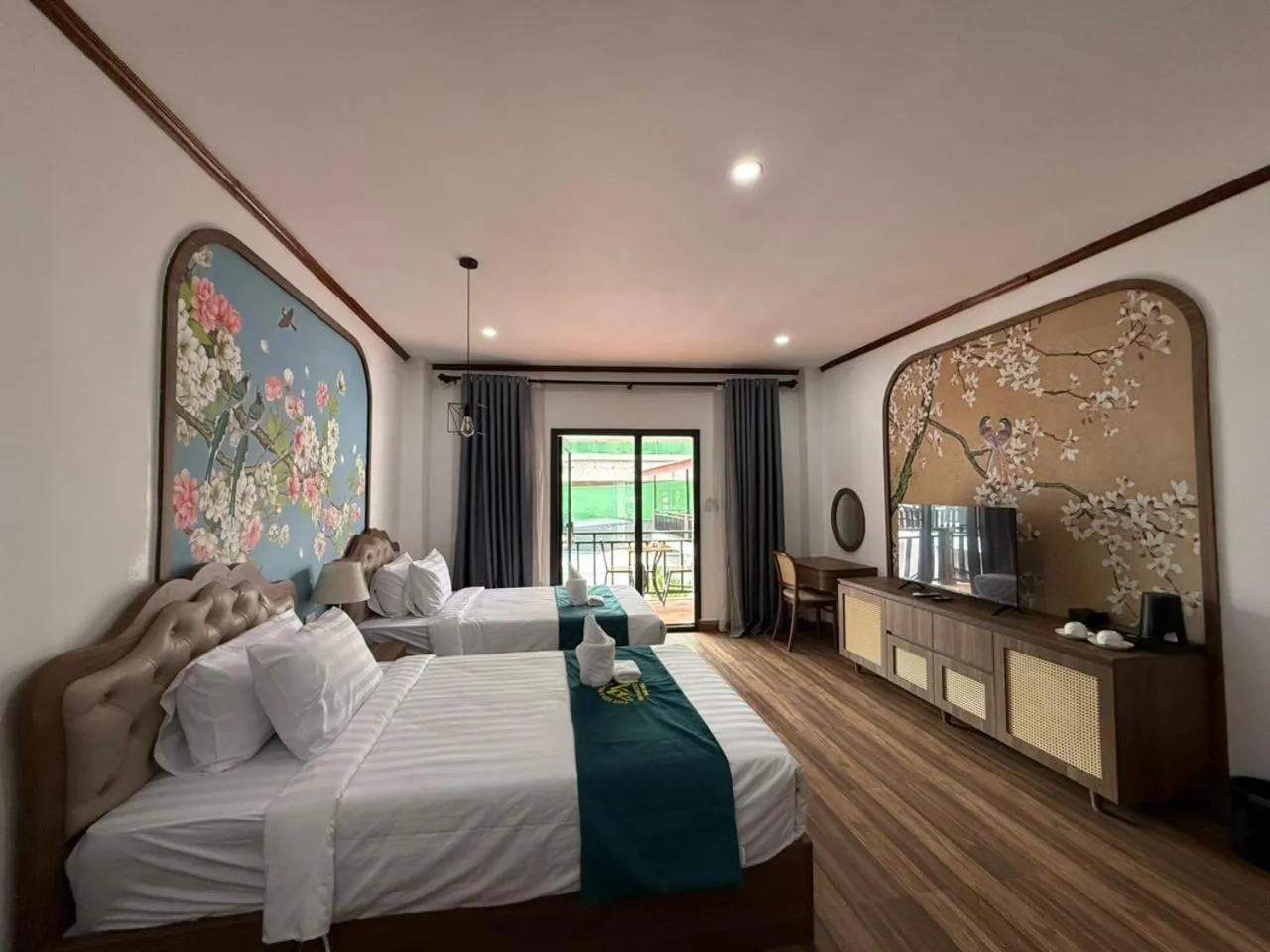 Bed in Vangvieng Night Market Resort