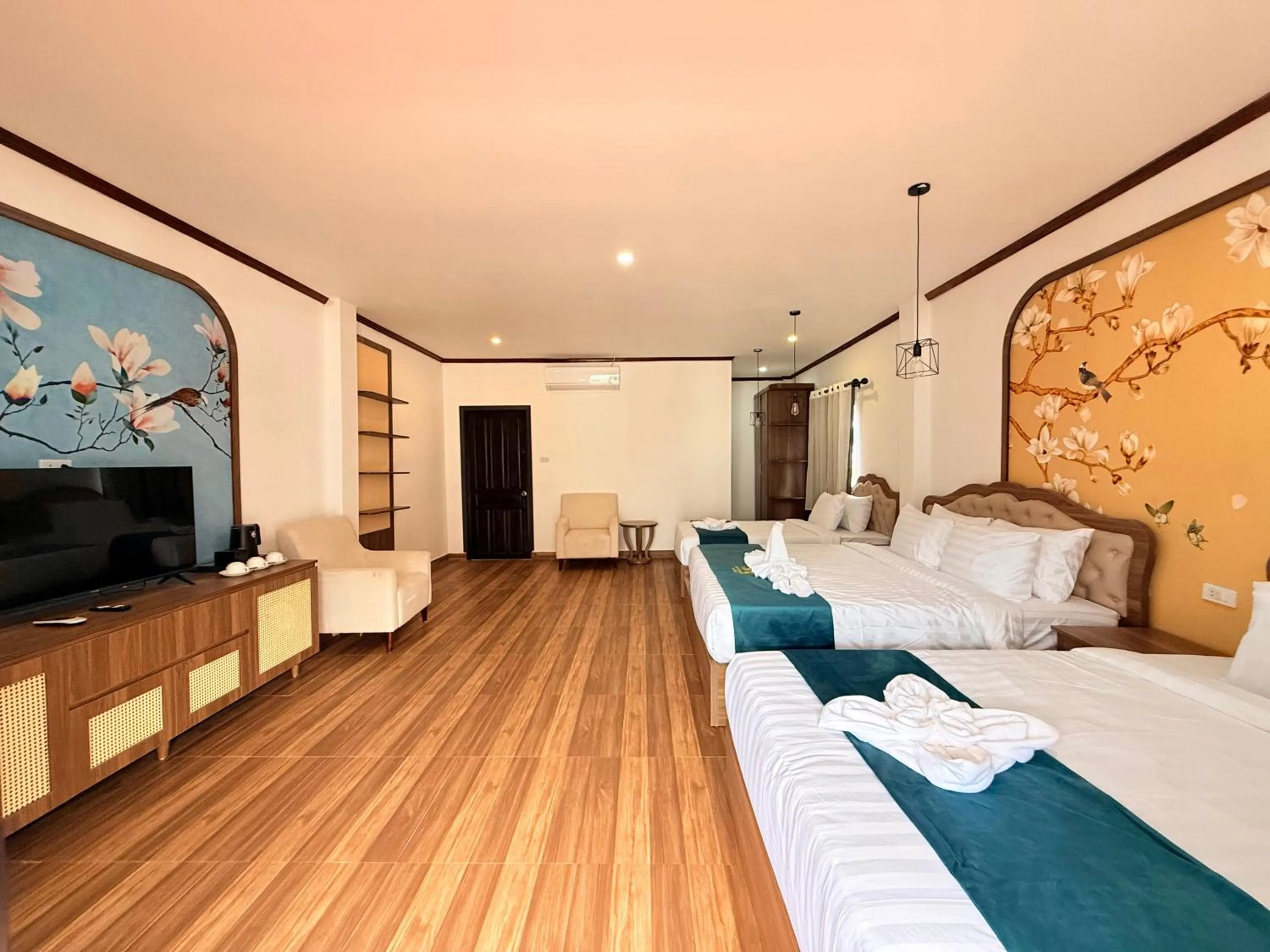 Bed in Vangvieng Night Market Resort