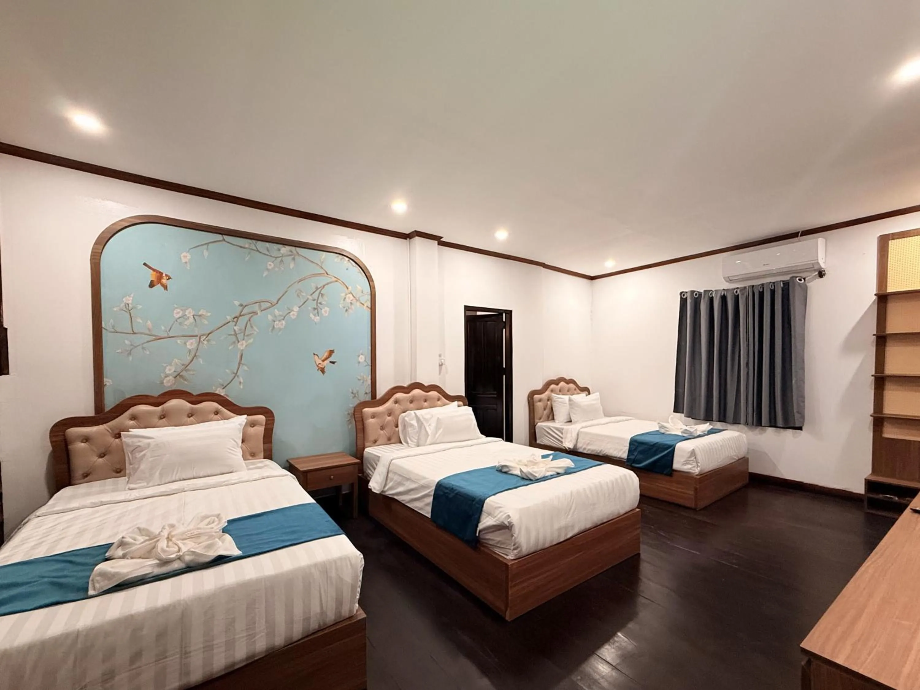 Bedroom, Bed in Vangvieng Night Market Resort