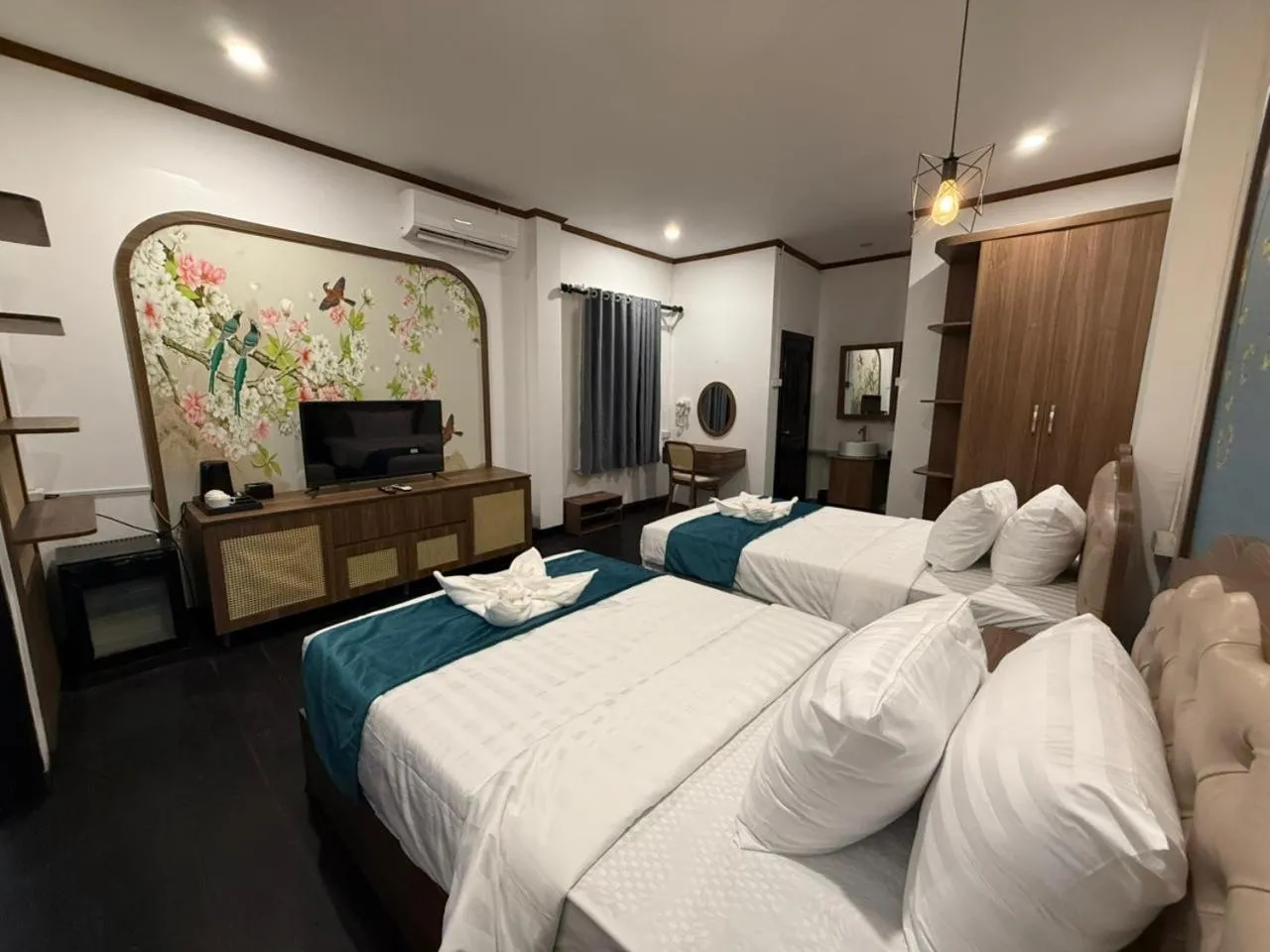 Bed in Vangvieng Night Market Resort