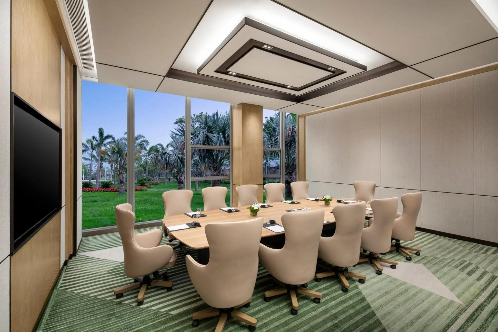 Meeting/conference room in HUALUXE Beihai Silver Beach Resort by IHG