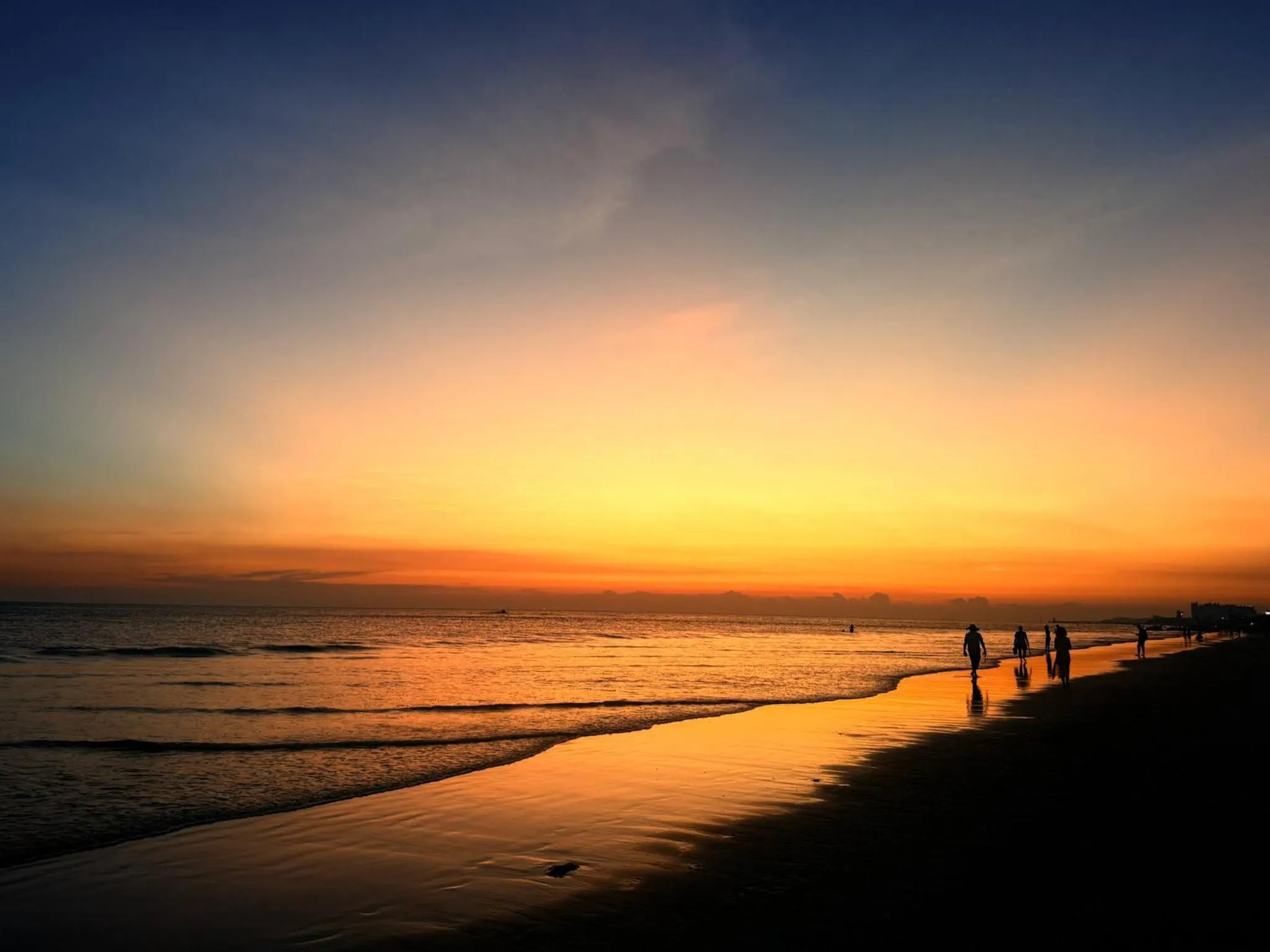 Property building in HUALUXE Beihai Silver Beach Resort by IHG