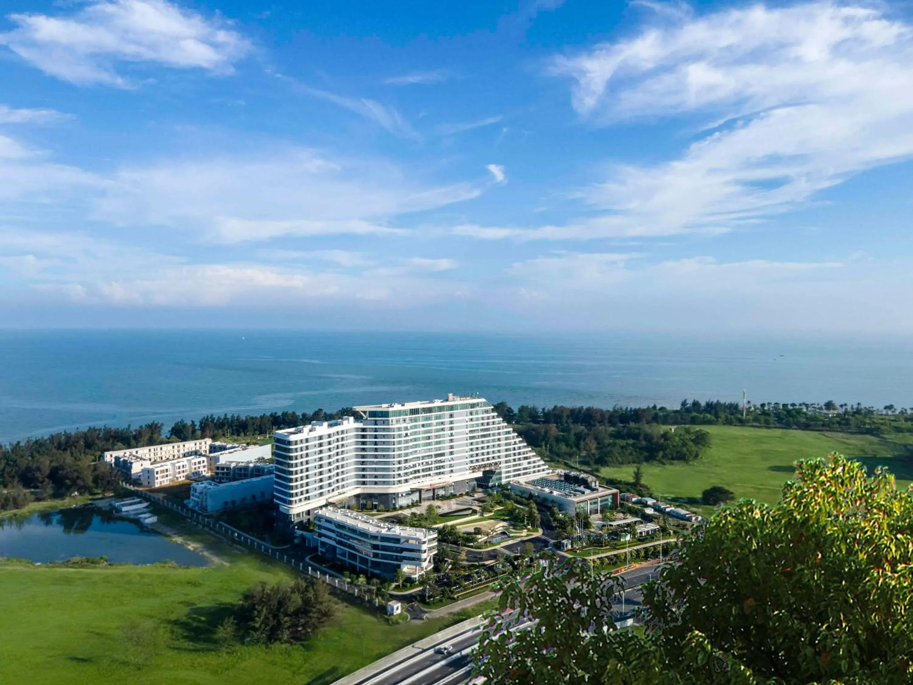 HUALUXE Beihai Silver Beach Resort by IHG HUALUXE Beihai Silver Beach Resort by IHG