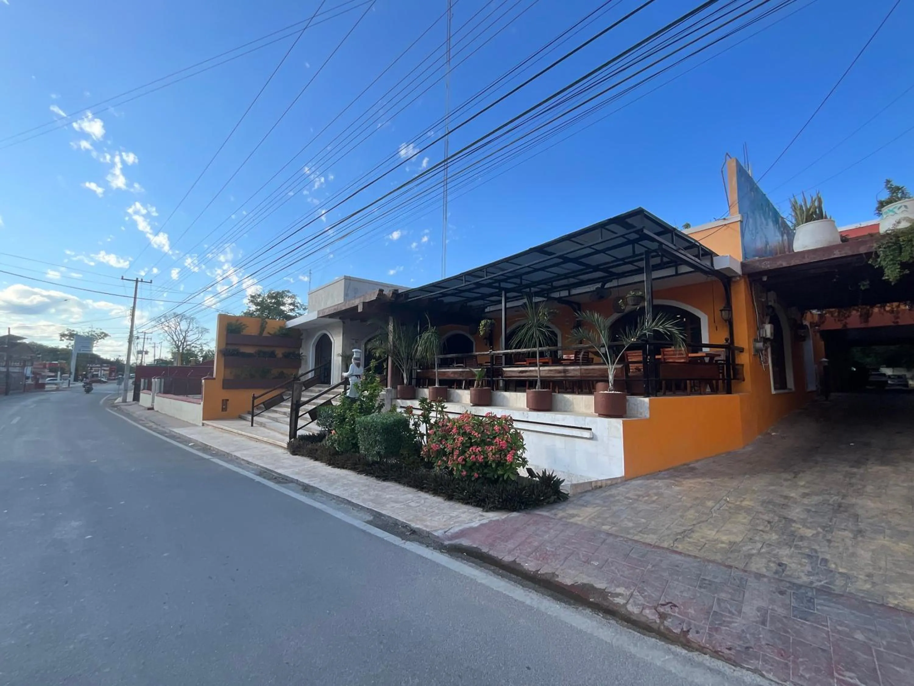 Property building in El Zaguán Colonial by GuruHotel