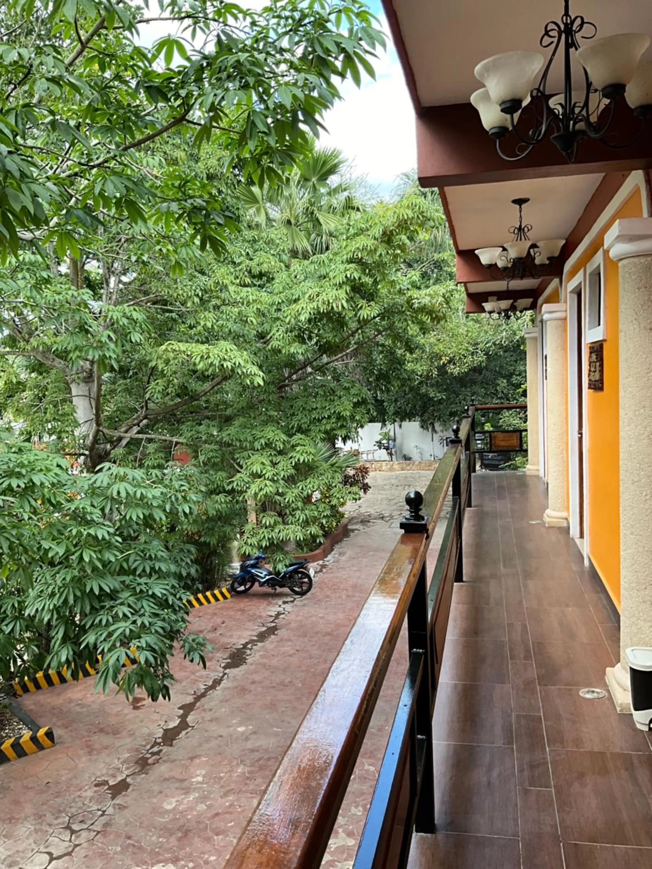 Property building in El Zaguán Colonial by GuruHotel