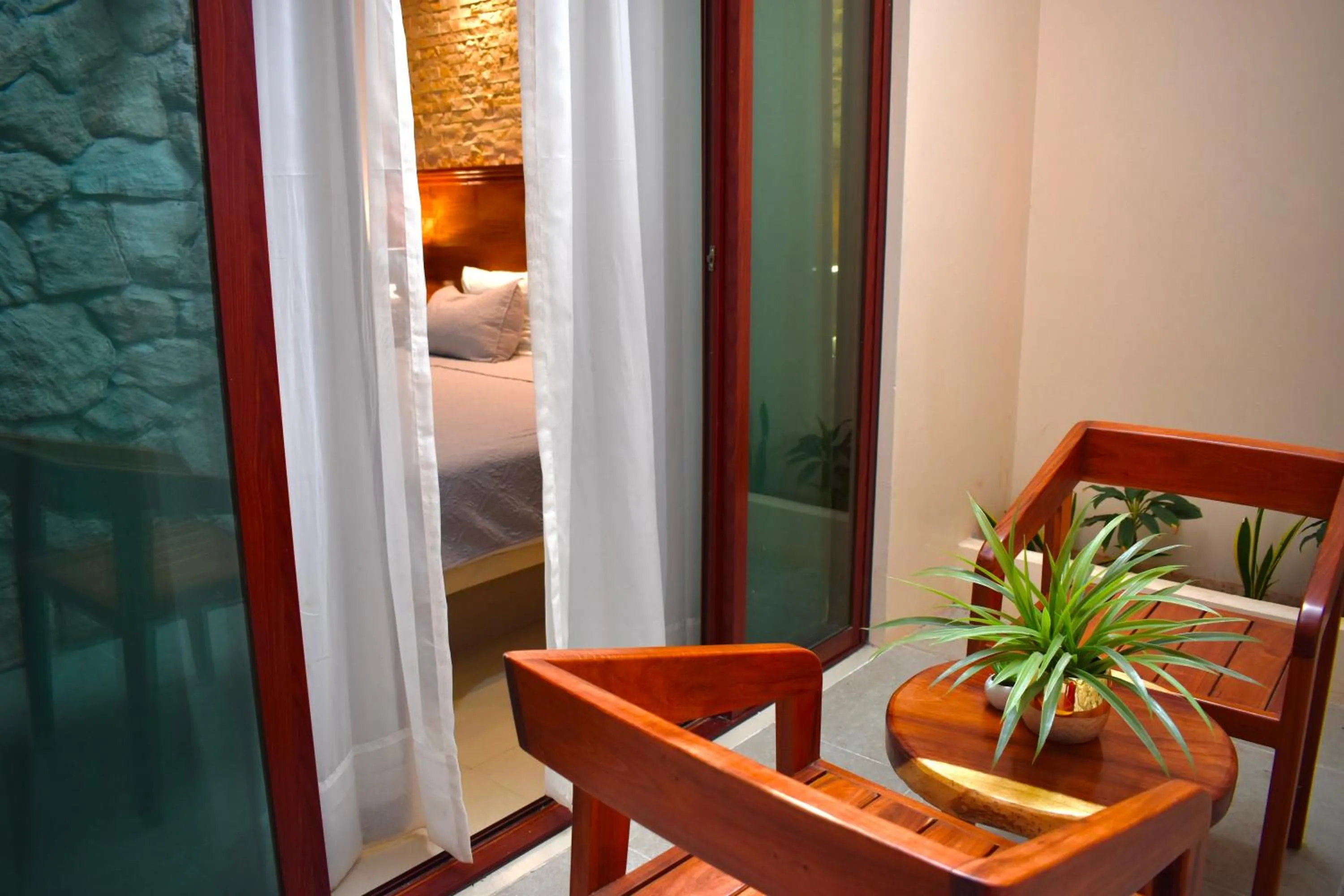 Patio, Bed in El Zaguán Colonial by GuruHotel