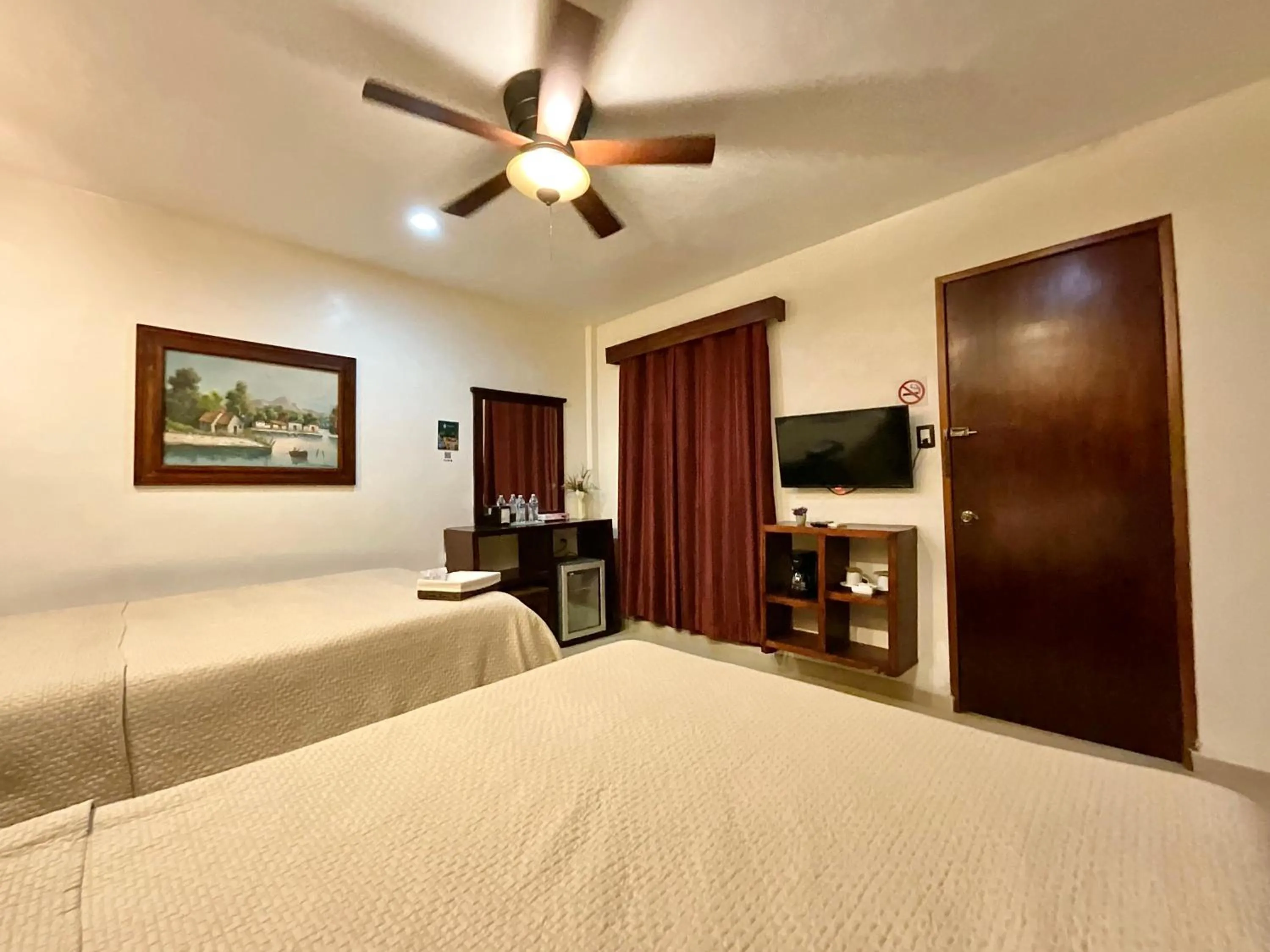 Photo of the whole room, Bed in El Zaguán Colonial by GuruHotel