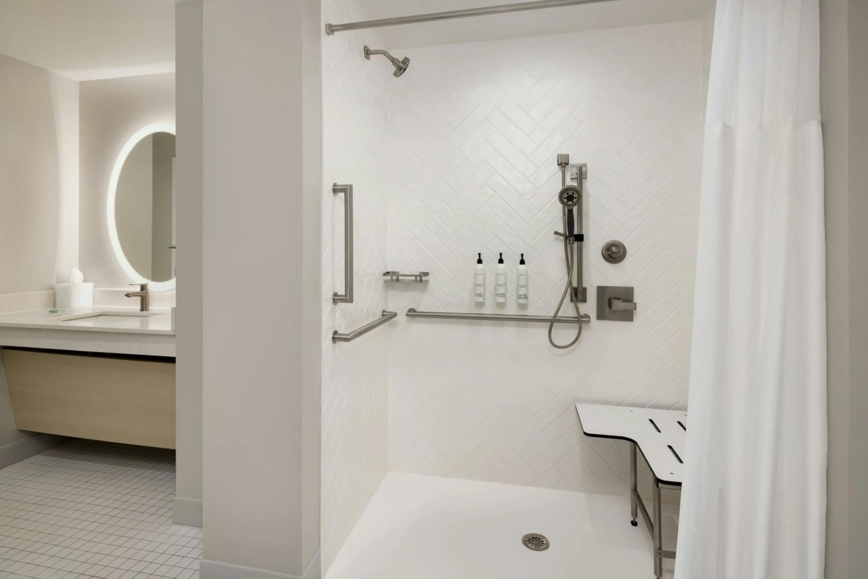Bathroom in TownePlace Suites by Marriott Middleburg