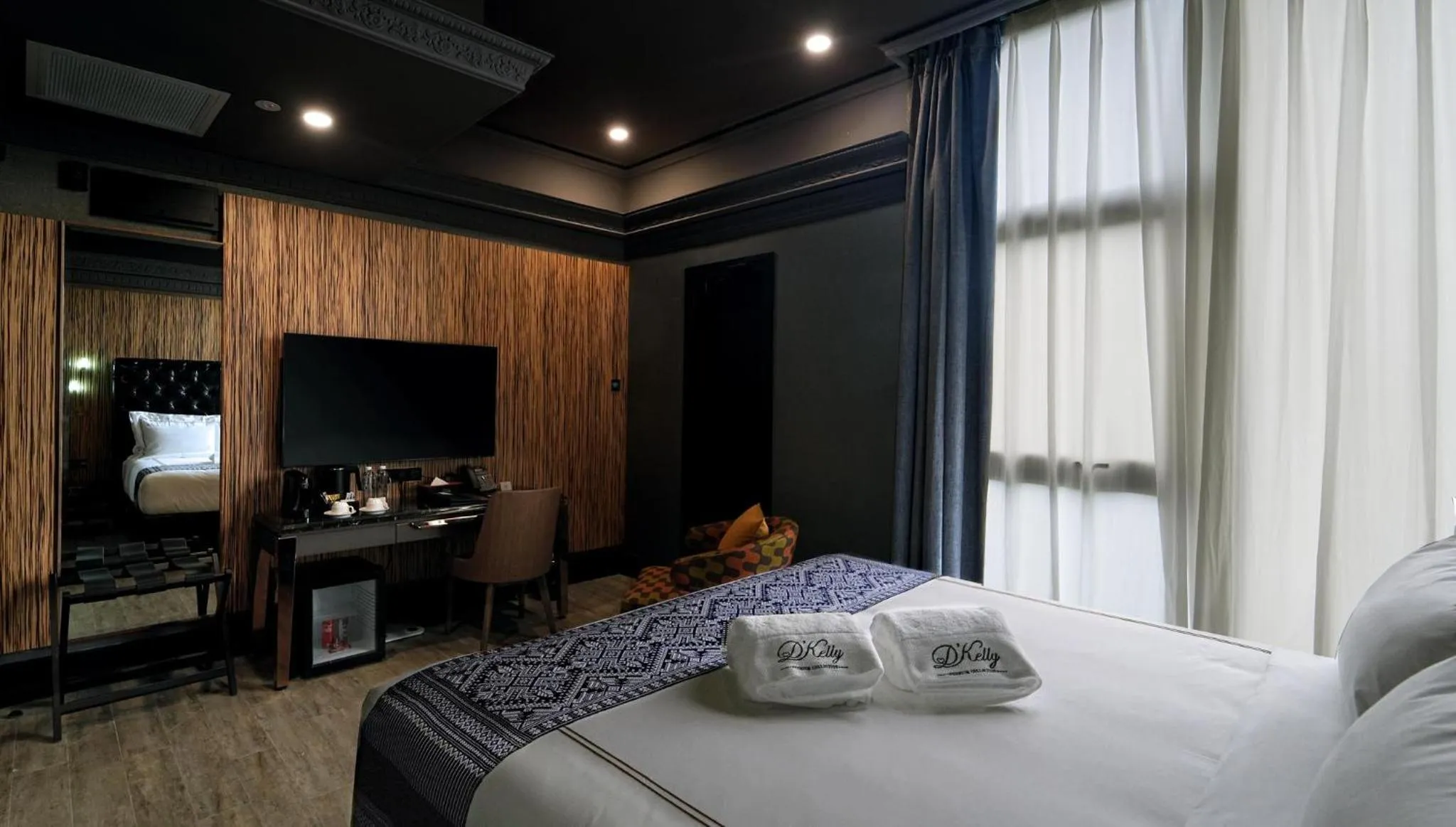 Bedroom, Bed in 1969 D'Kelly Hotel