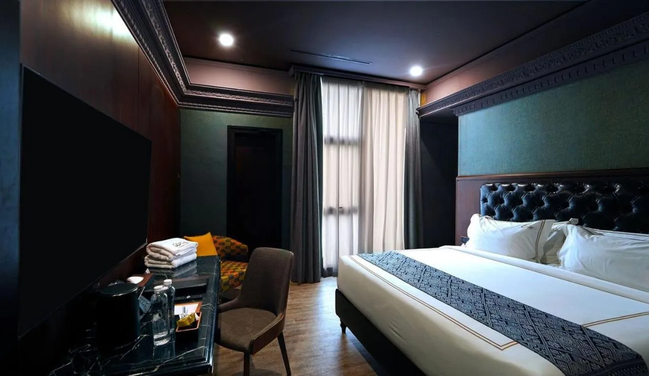 Bedroom, Bed in 1969 D'Kelly Hotel