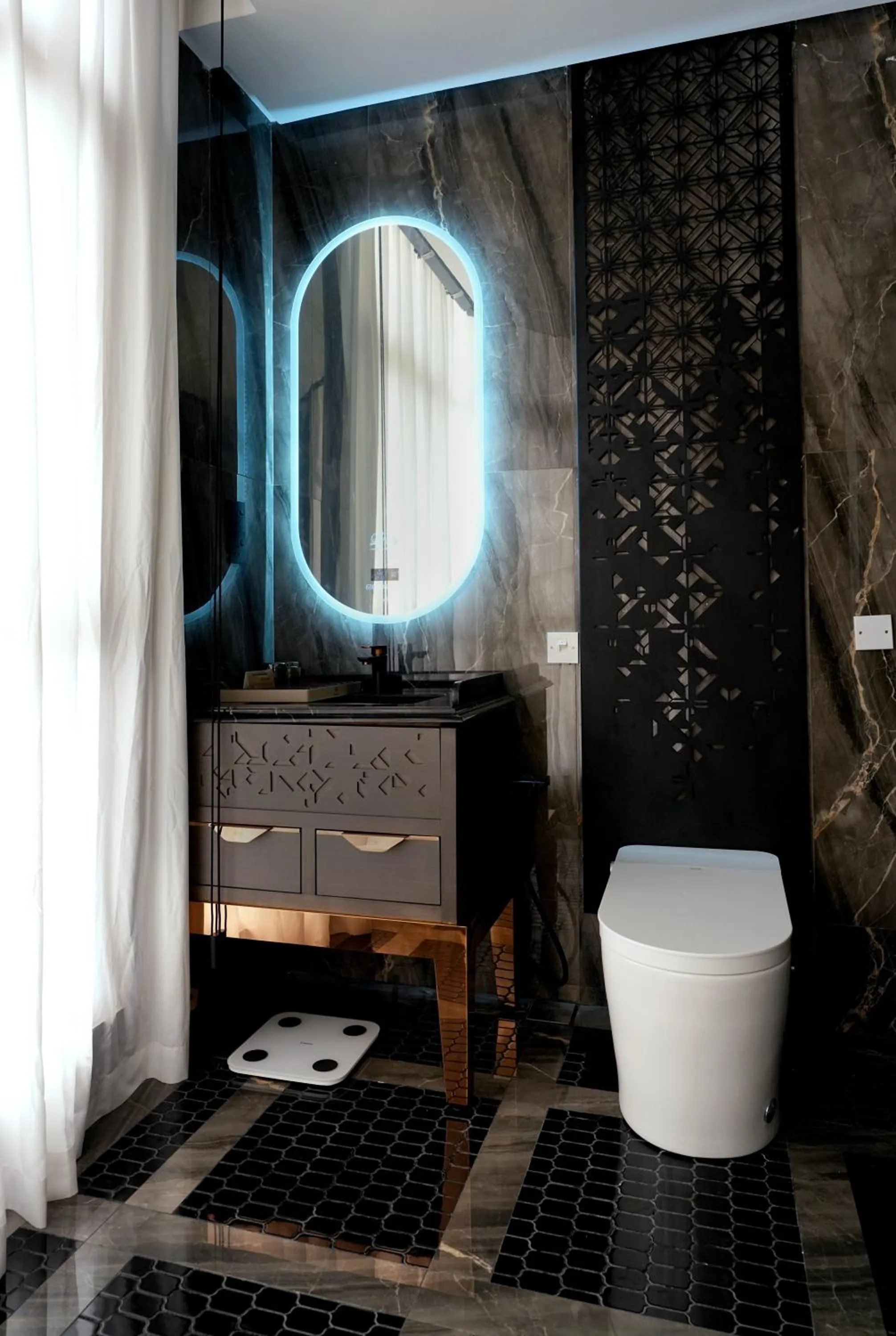 Toilet in 1969 D'Kelly Hotel