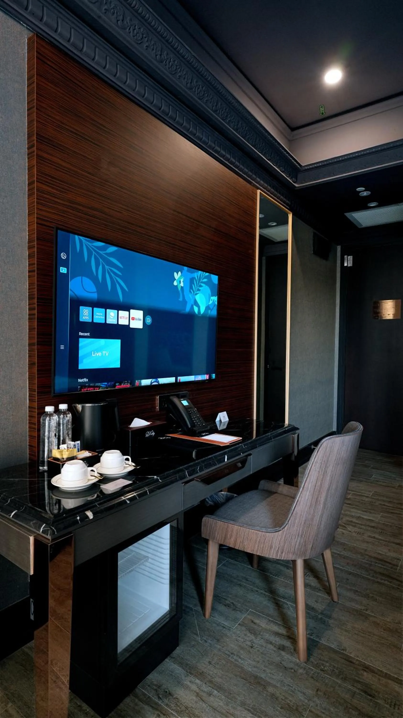 TV and multimedia in 1969 D'Kelly Hotel