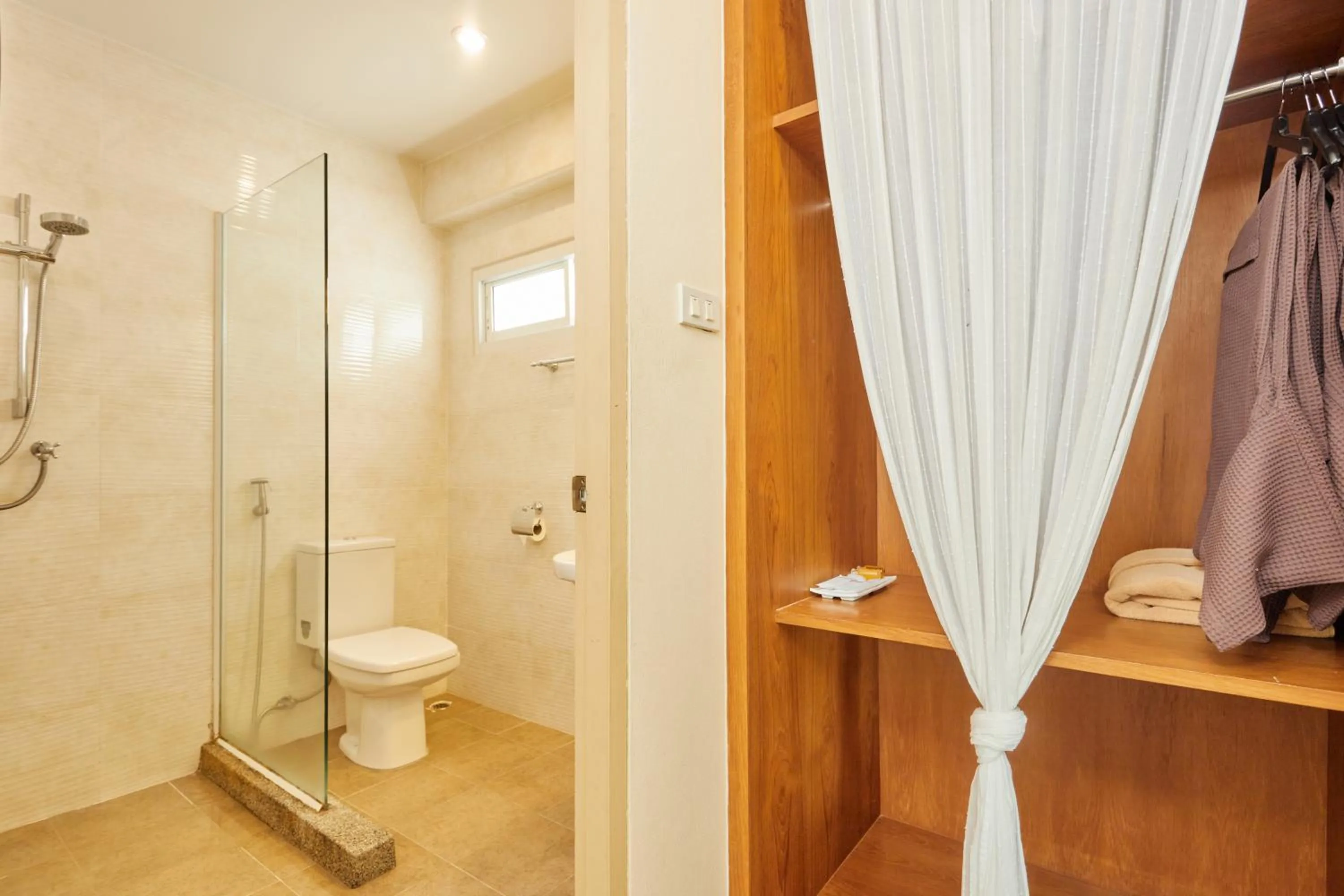 Shower in Talay Hotel and Villa Cha-am