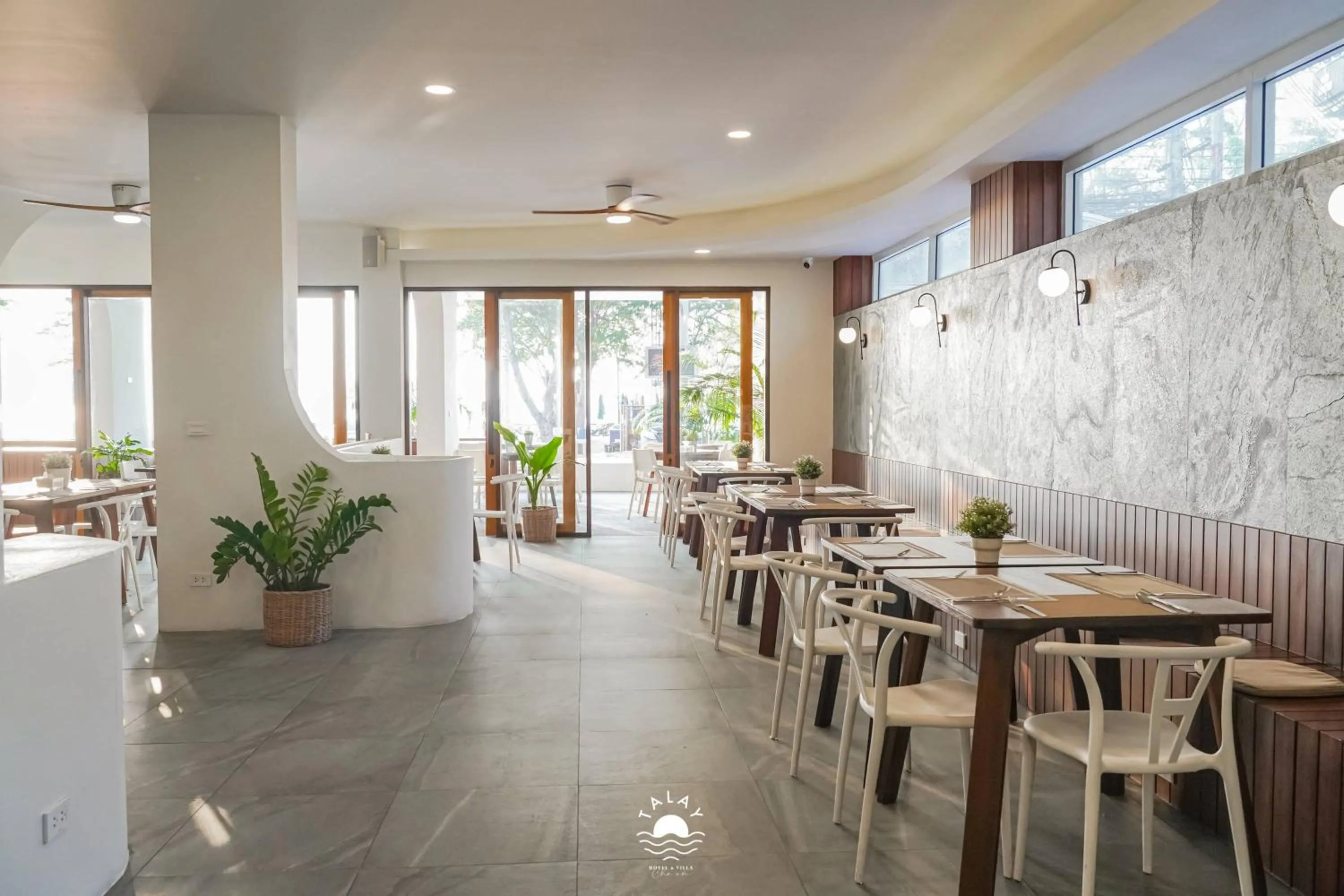 Restaurant/places to eat in Talay Hotel and Villa Cha-am