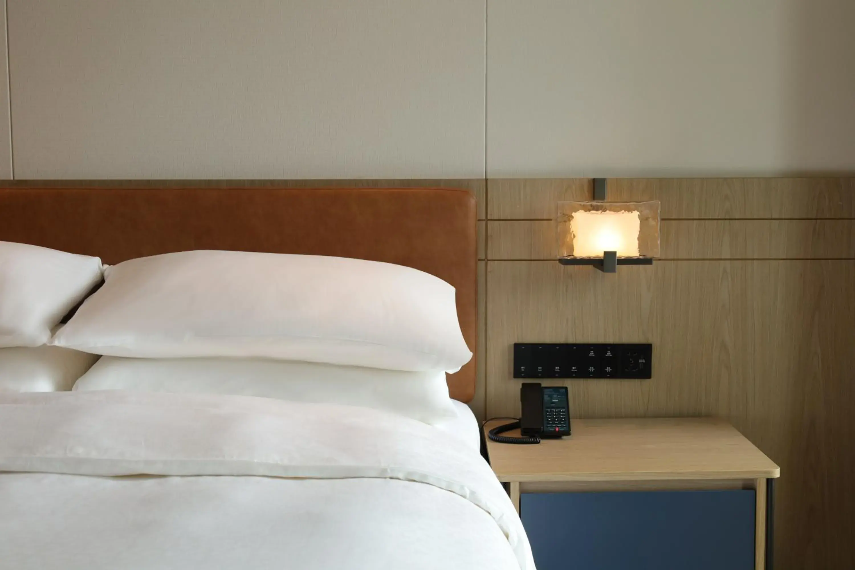 Superior King Room with City View in Four Points by Sheraton Shenzhen Bay Superior King Room with City View in Four Points by Sheraton Shenzhen Bay