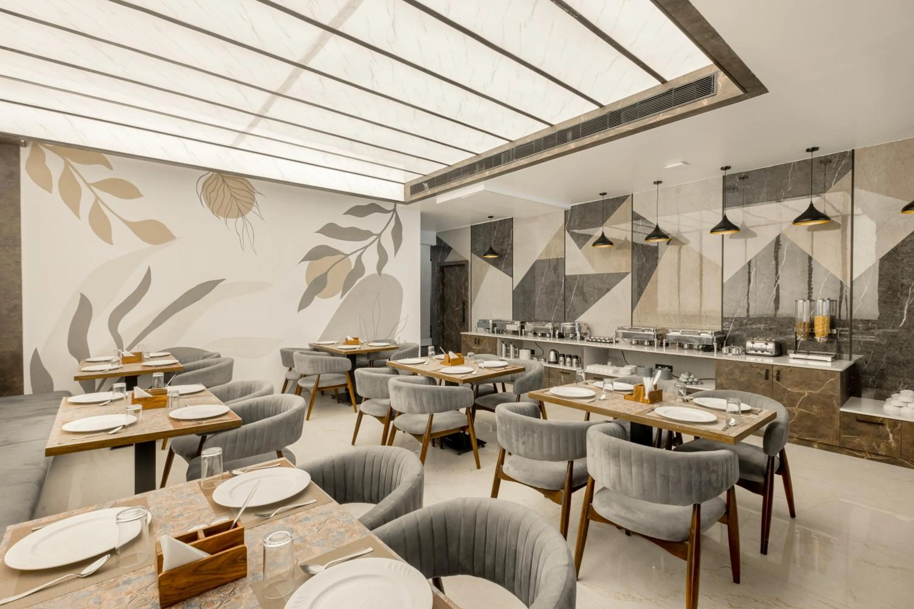 Restaurant/places to eat in ECKO La Maniere Business Hotels