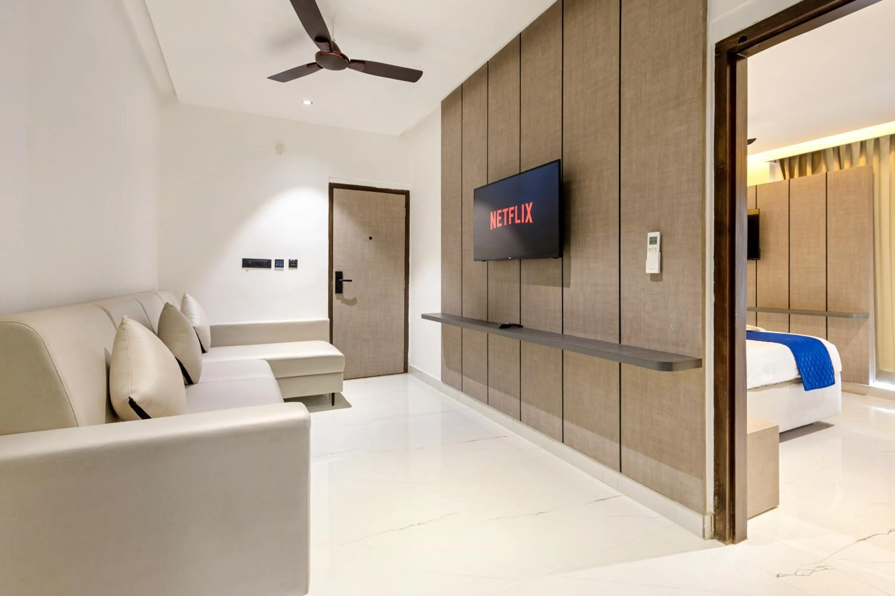 TV and multimedia in ECKO La Maniere Business Hotels