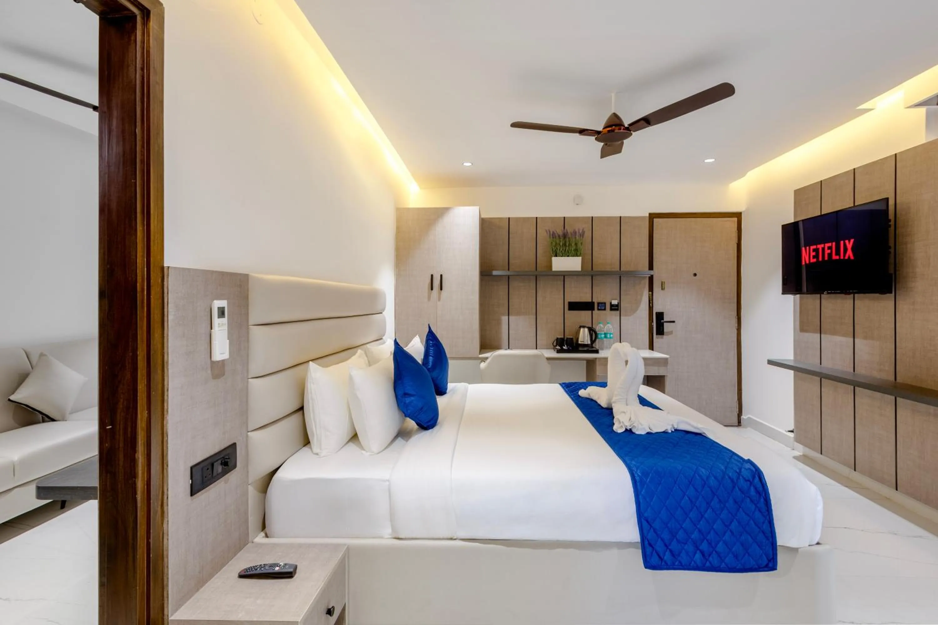 Bedroom, Bed in ECKO La Maniere Business Hotels