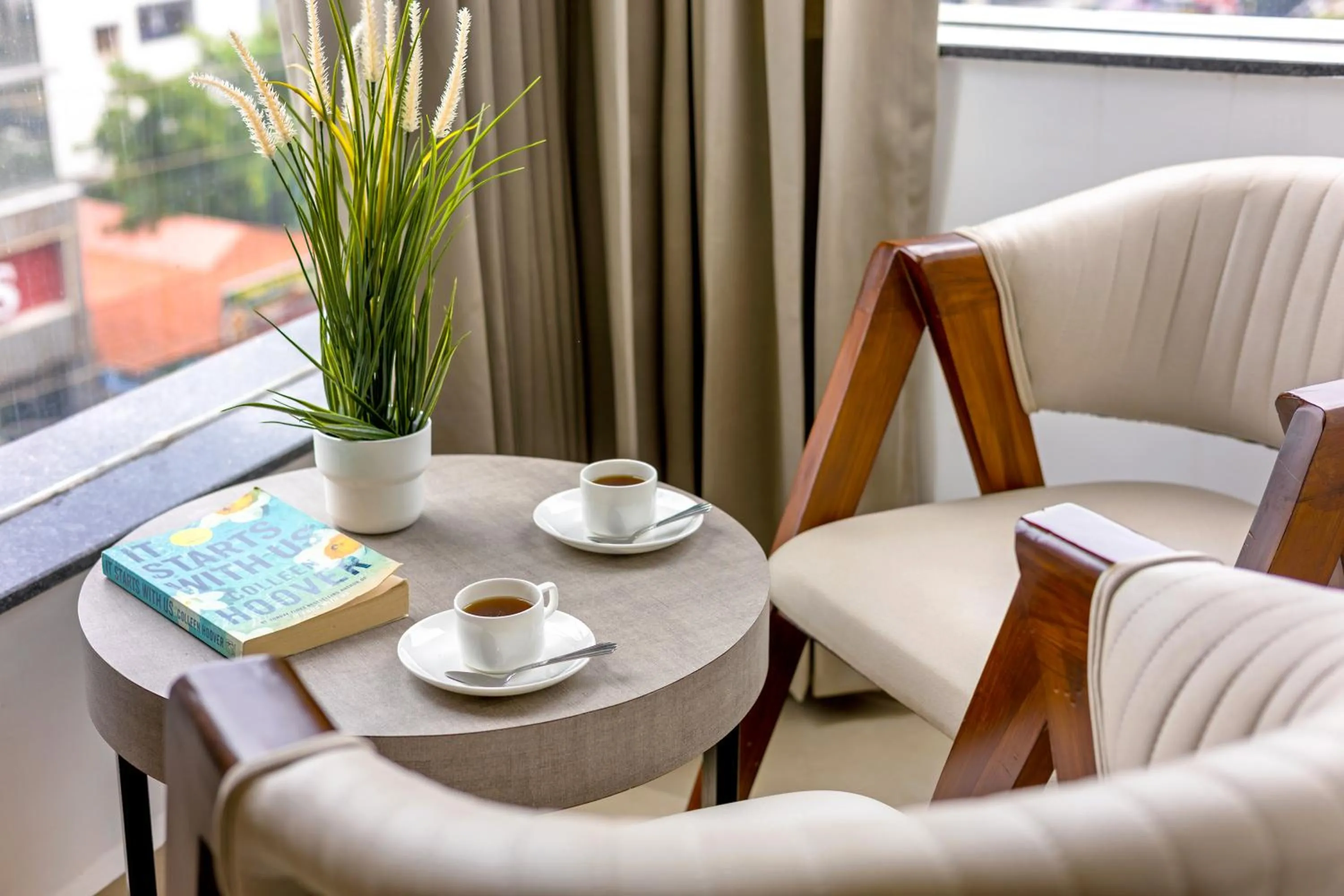 Seating area in ECKO La Maniere Business Hotels