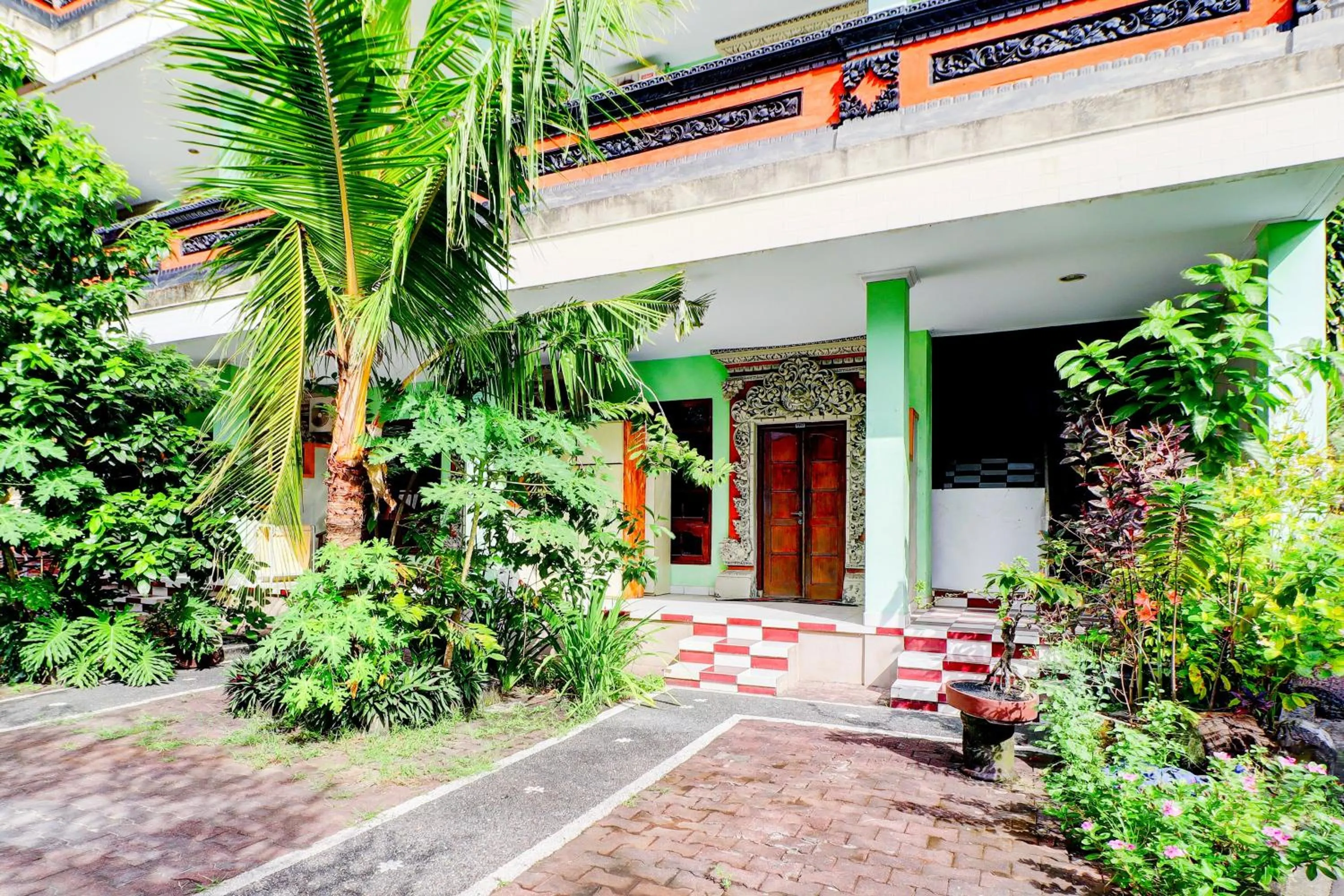 Lobby or reception in Collection O Bali near Terminal Ubung formerly Batukaru Garden Hotel