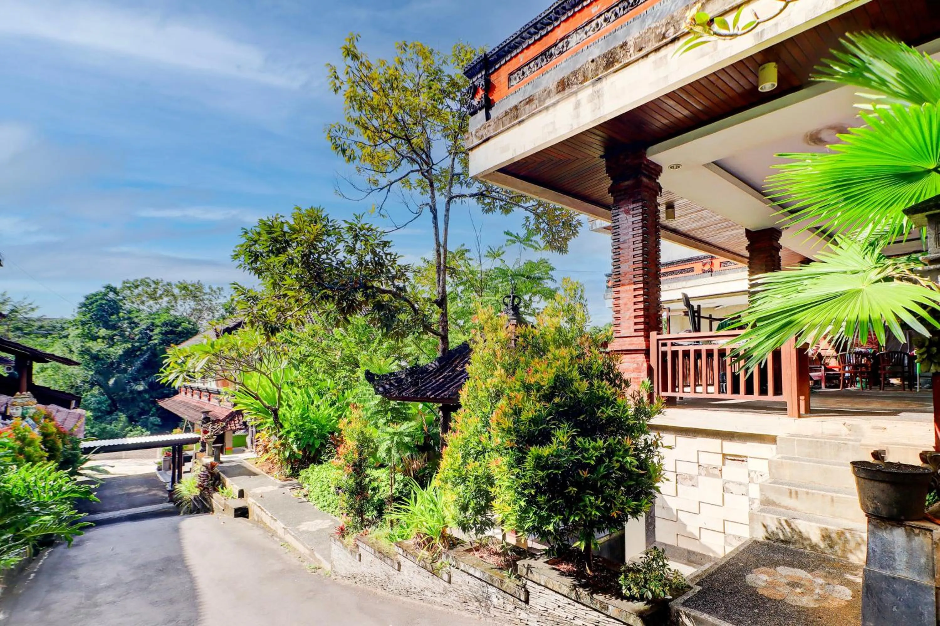 Lobby or reception in Collection O Bali near Terminal Ubung formerly Batukaru Garden Hotel