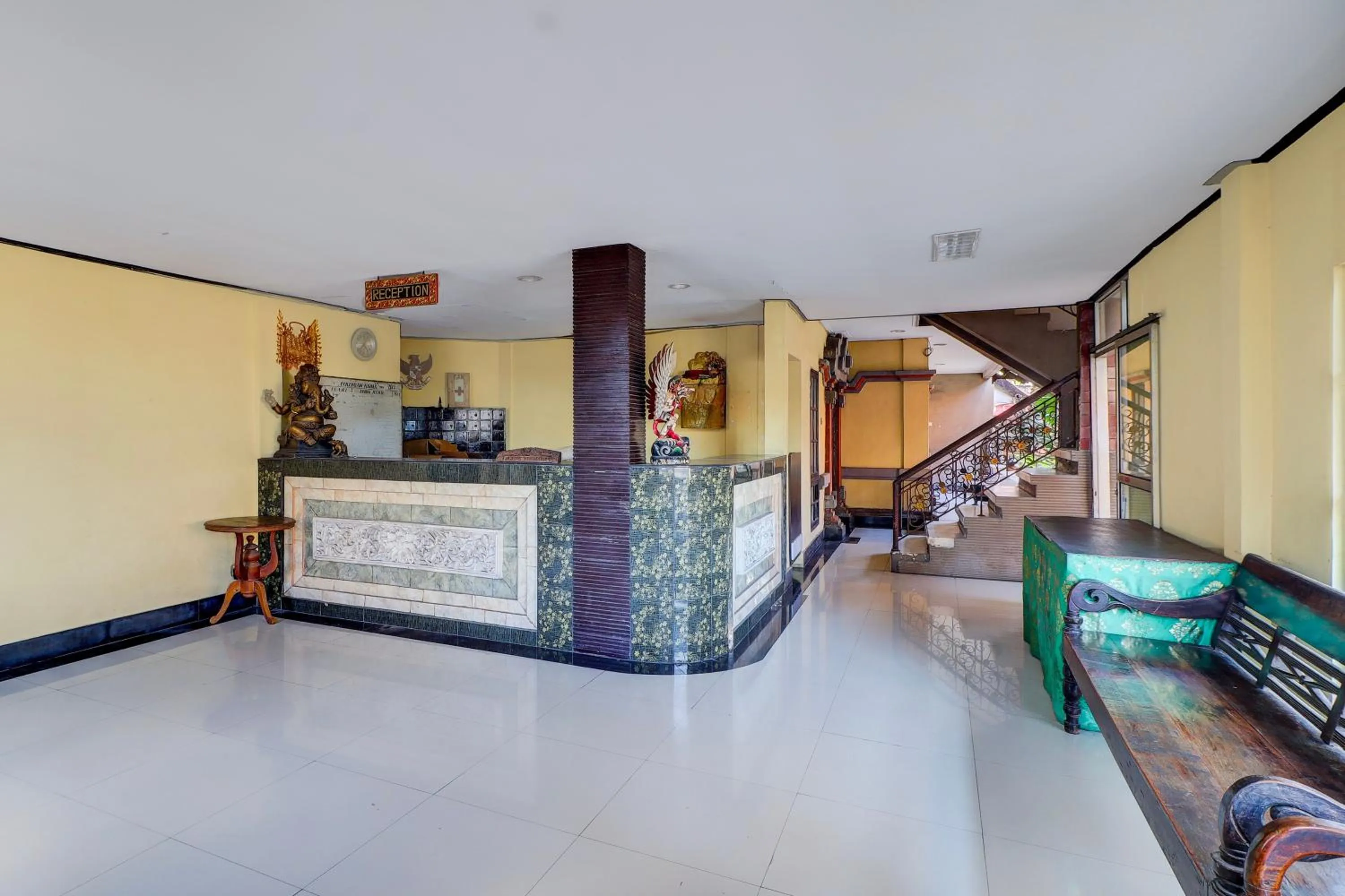 Lobby or reception in Collection O Bali near Terminal Ubung formerly Batukaru Garden Hotel