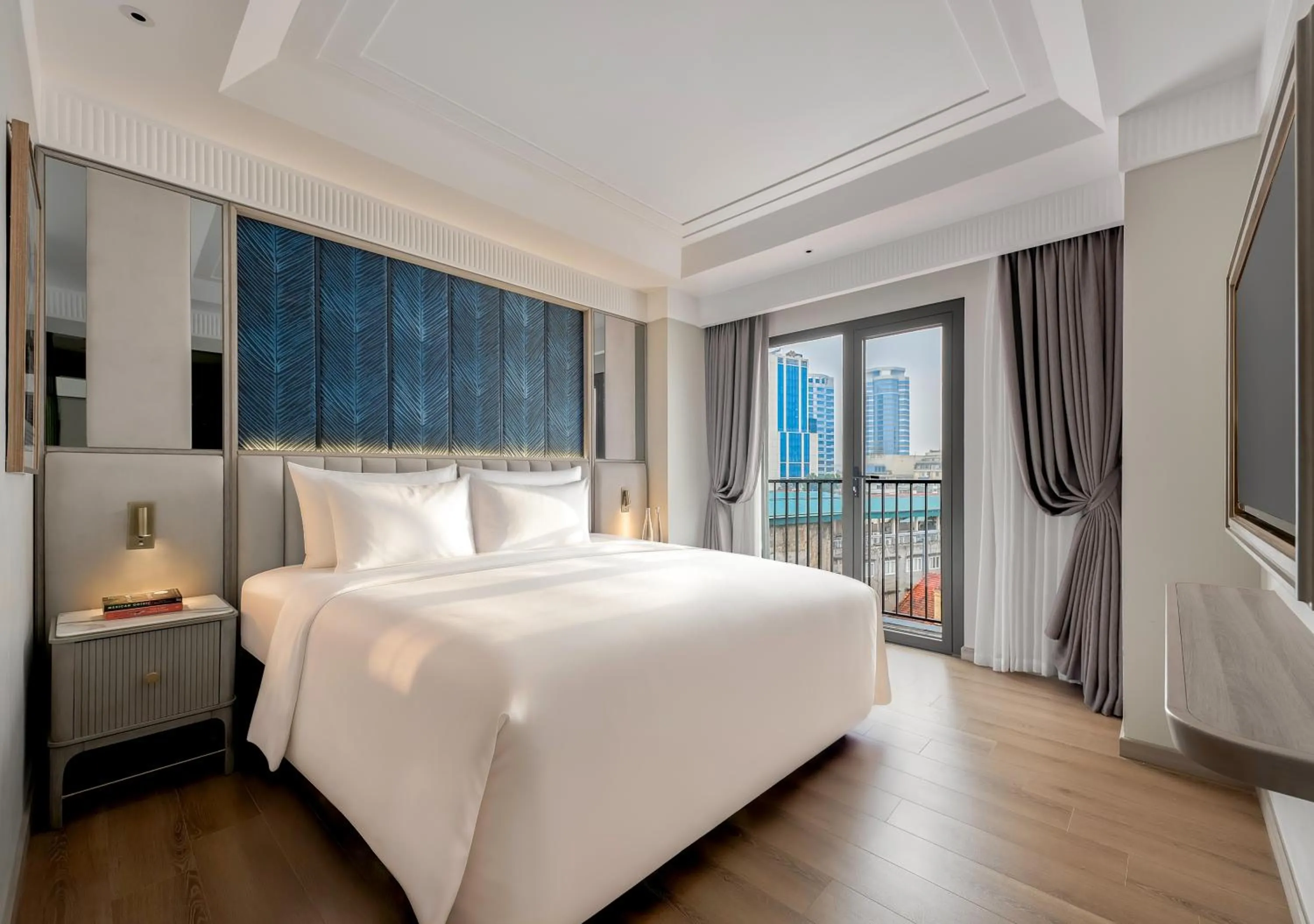 Photo of the whole room, Bed in La Siesta Premium Lakeside