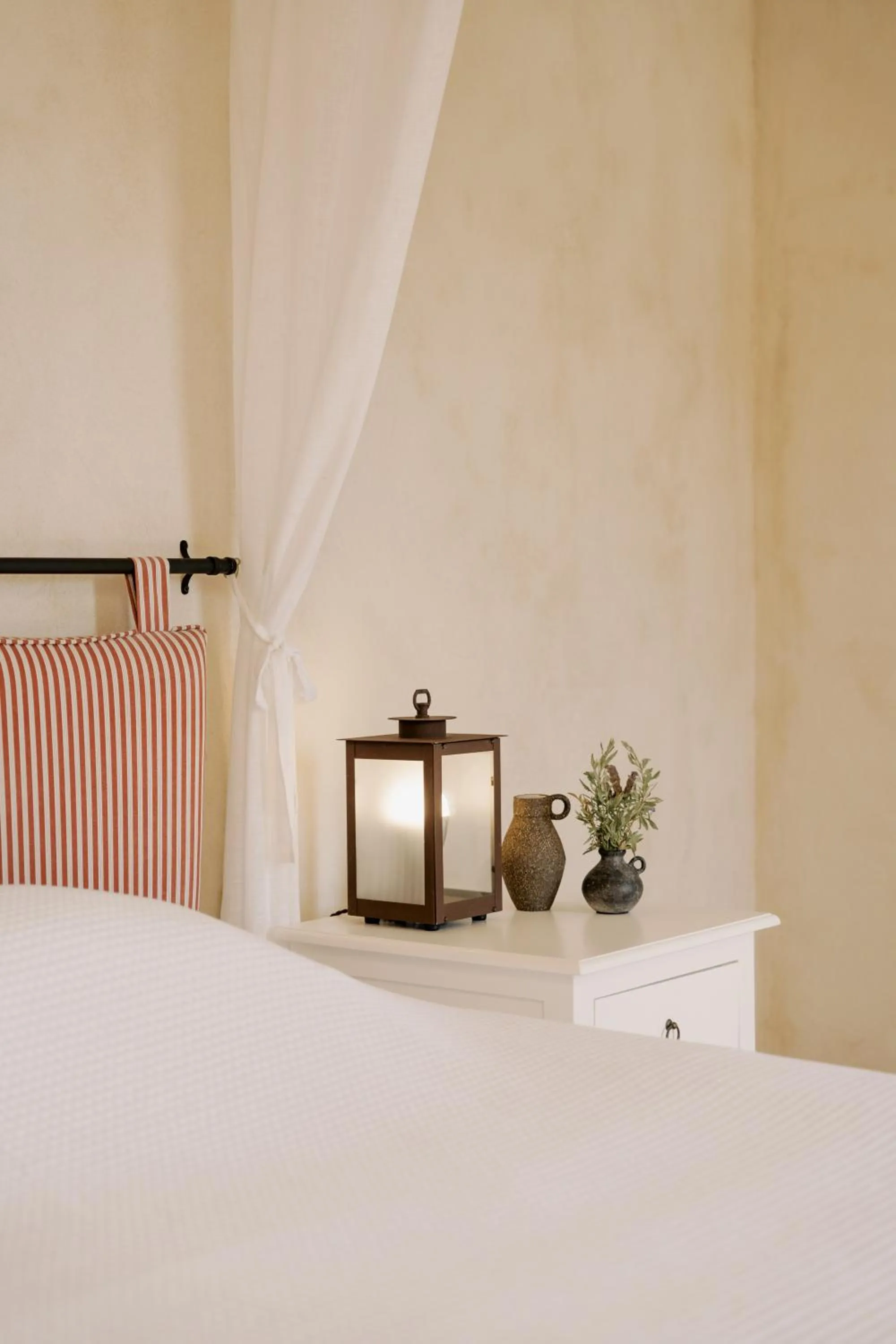 Decorative detail, Bed in Village Heights Resort