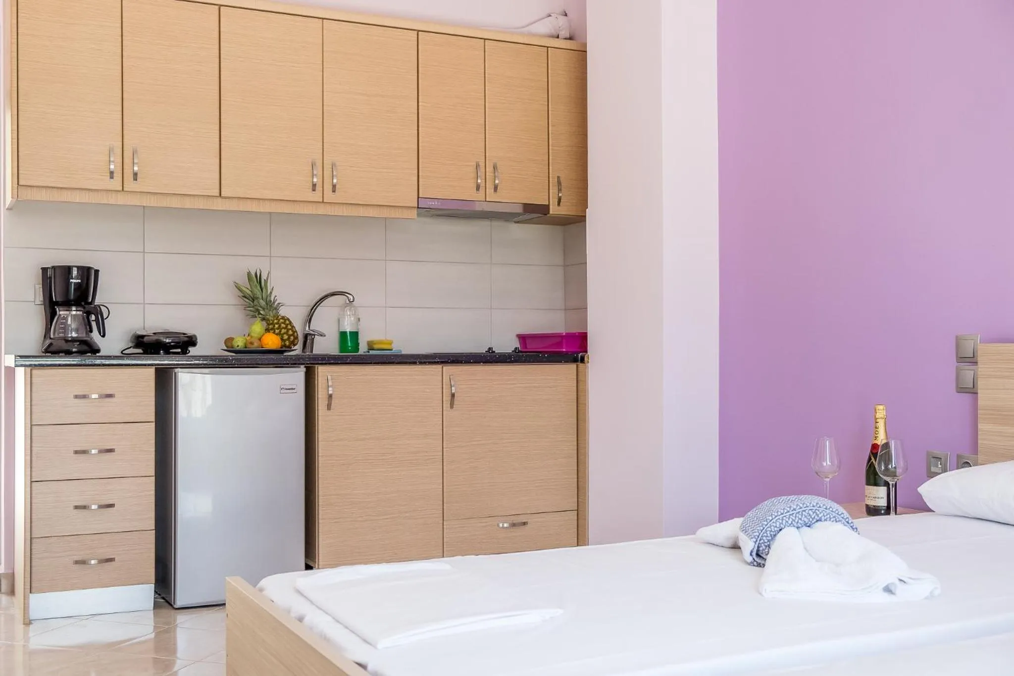 Kitchen or kitchenette, Bed in Golden Sun Villas