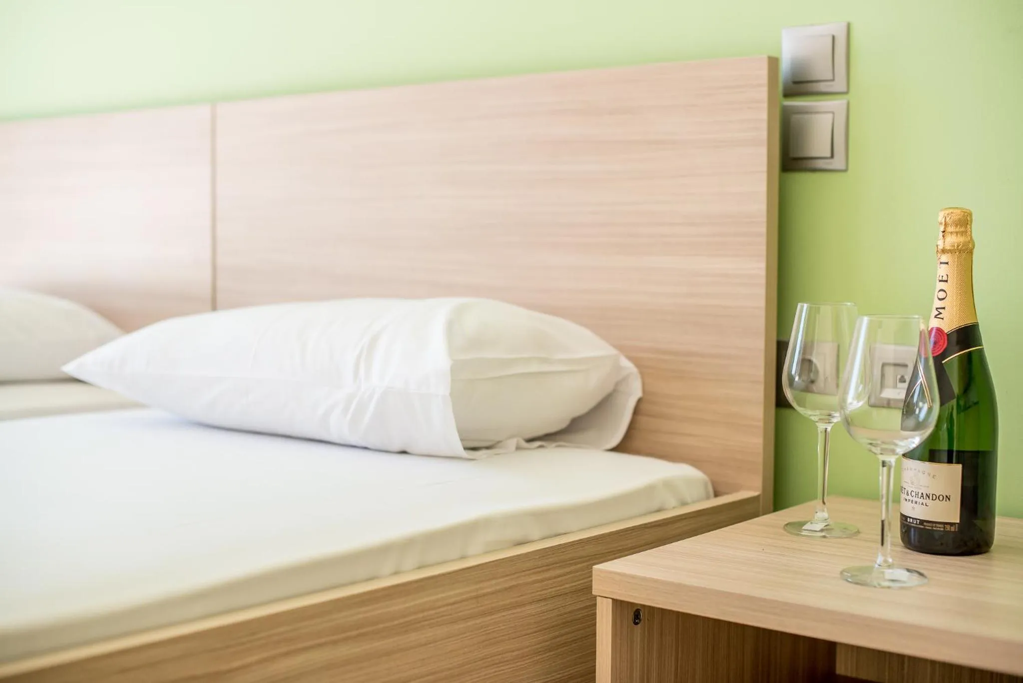 Alcoholic drinks, Bed in Golden Sun Villas